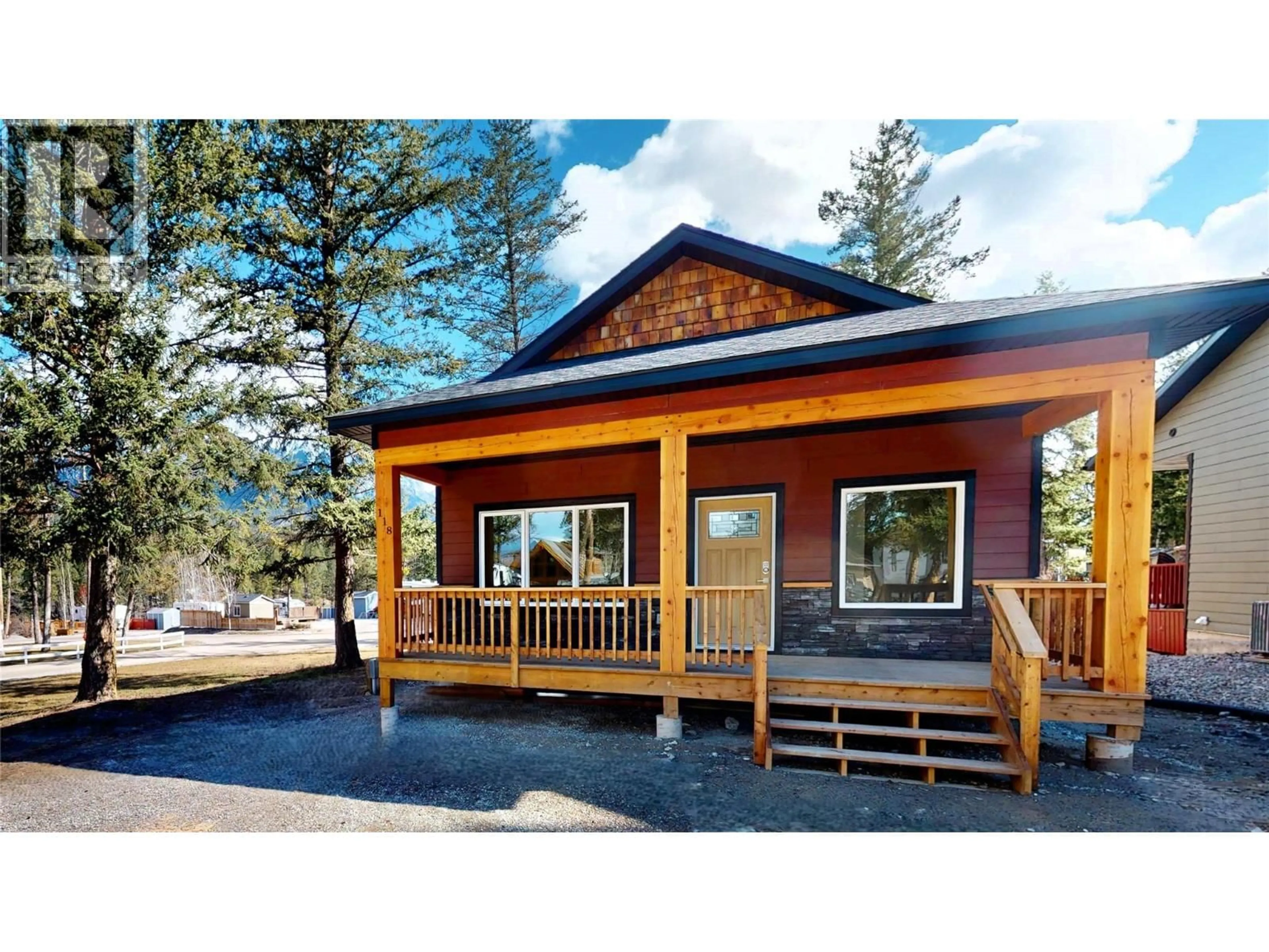 Home with vinyl exterior material, mountain view for 118 - 4868 RIVERVIEW DRIVE, Edgewater British Columbia V0A1E0