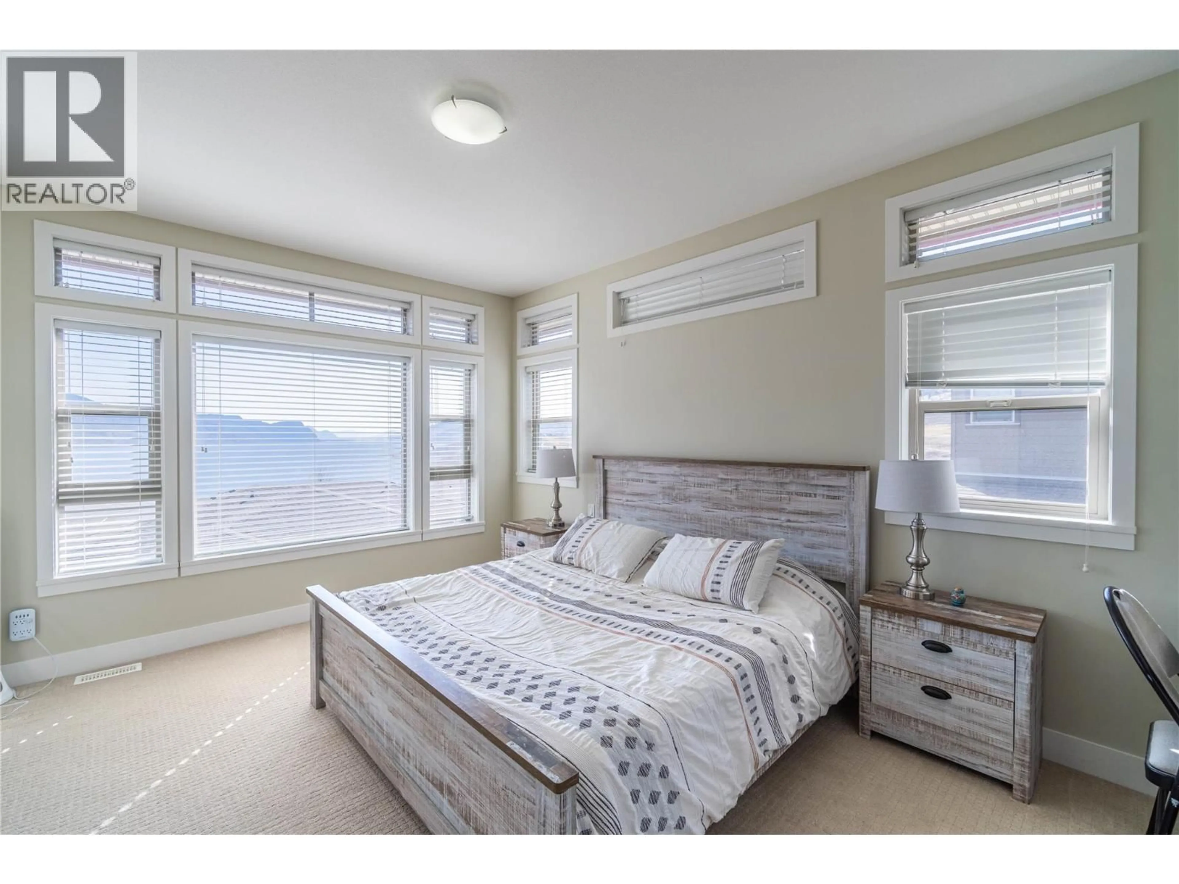 Bedroom with bed, unknown for 19 - 175 HOLLOWAY DRIVE, Kamloops British Columbia V1S0B2