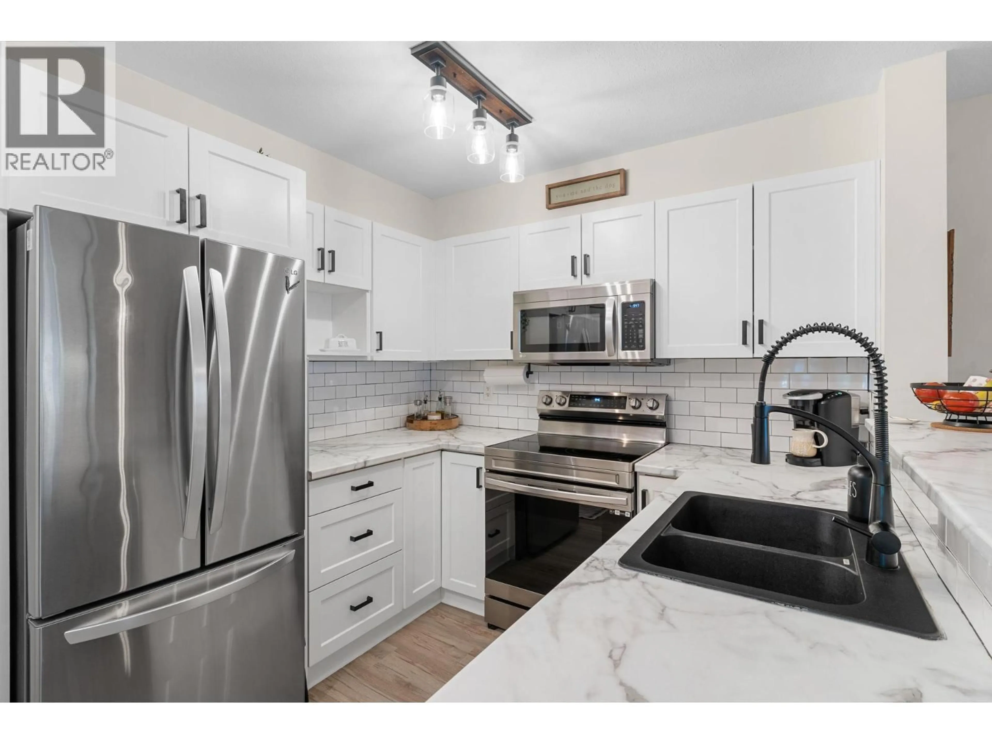 Standard kitchen, unknown for 204 - 567 YATES ROAD, Kelowna British Columbia V1V2V4