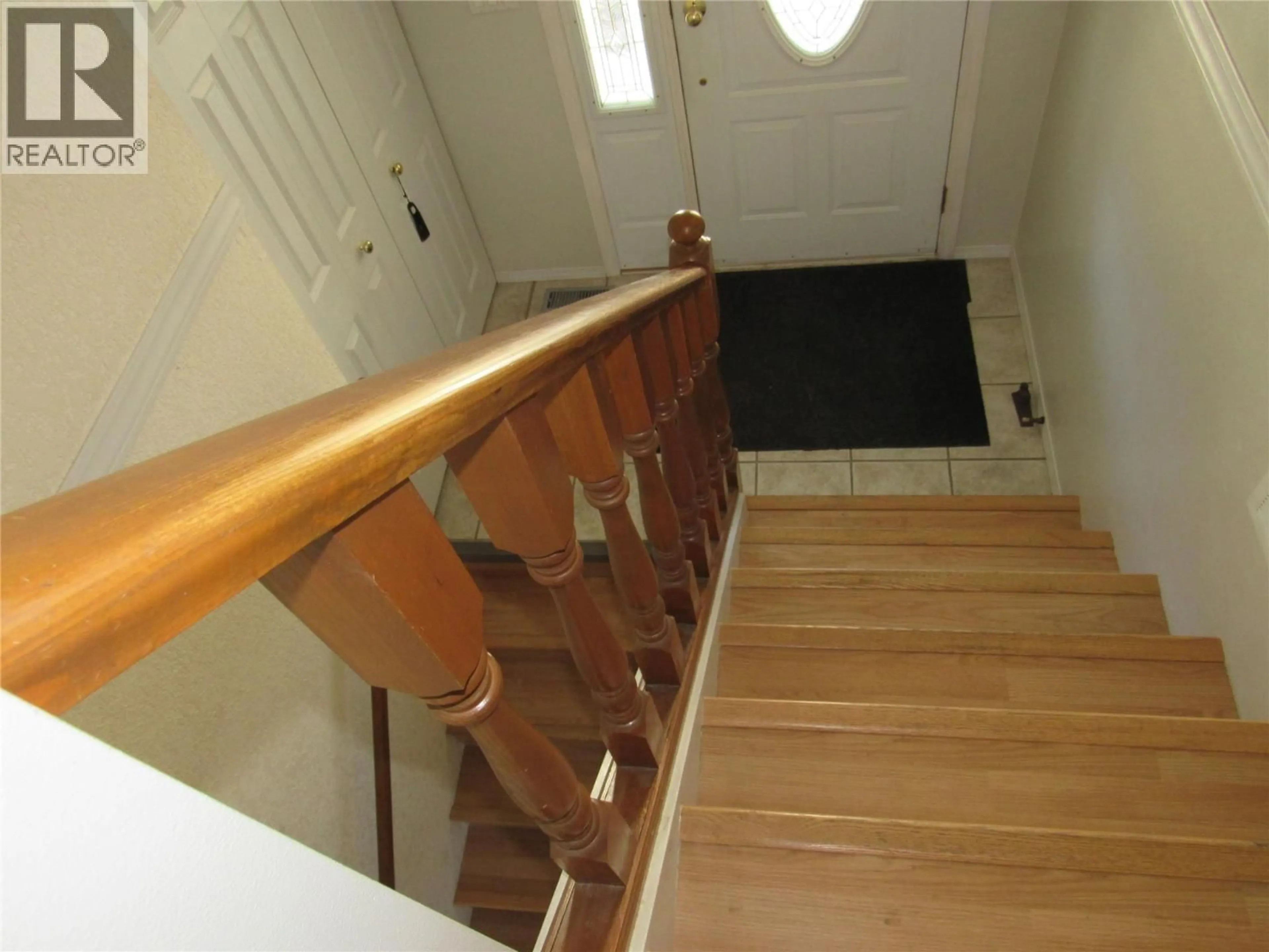 Stairs for 519 10TH AVENUE, Castlegar British Columbia V1N1K6