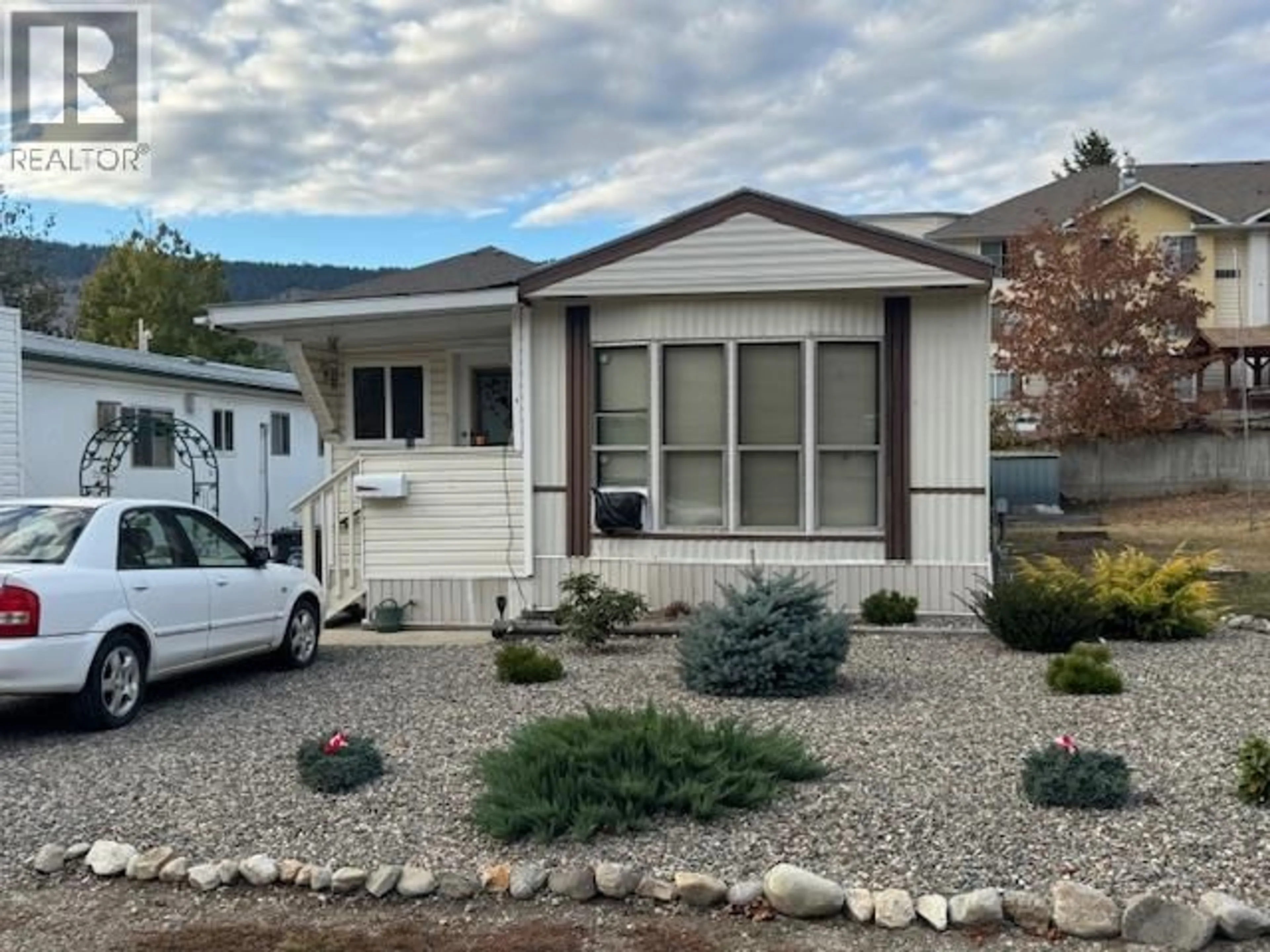 Home with vinyl exterior material, street for 3 - 746 THOMPSON AVENUE, Chase British Columbia V0E1M0