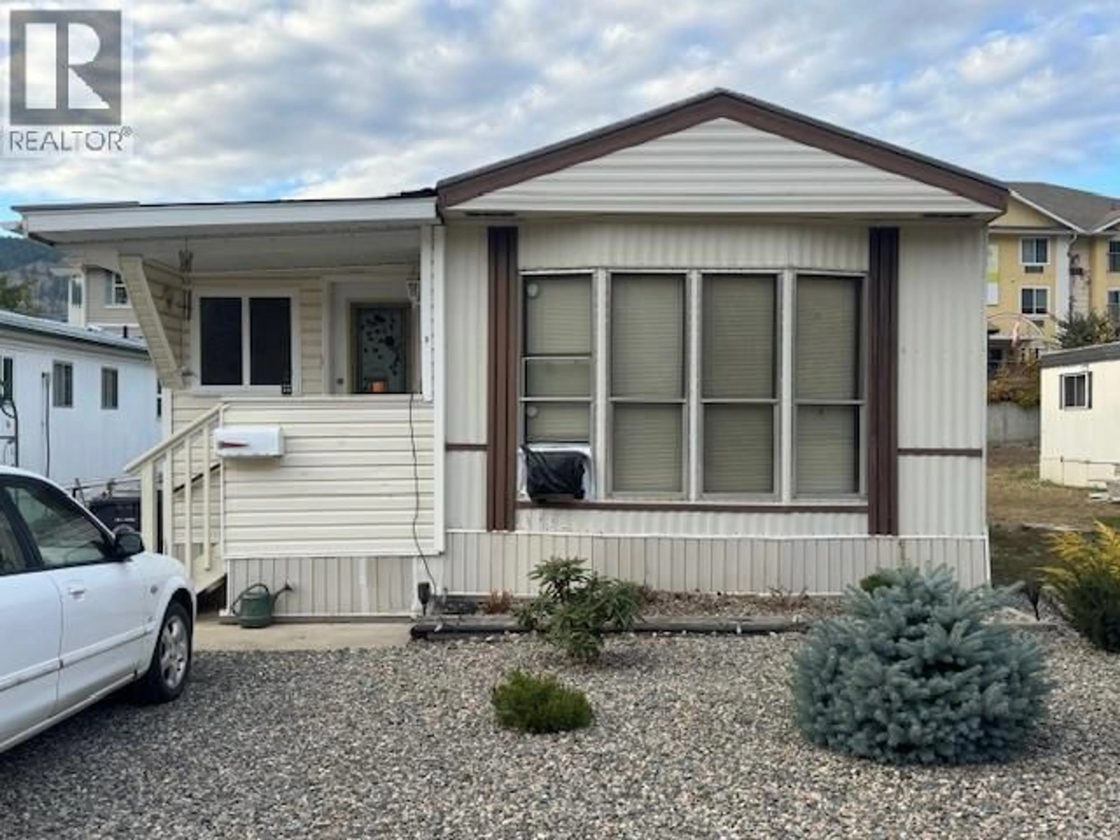 Home with vinyl exterior material, street for 3 - 746 THOMPSON AVENUE, Chase British Columbia V0E1M0