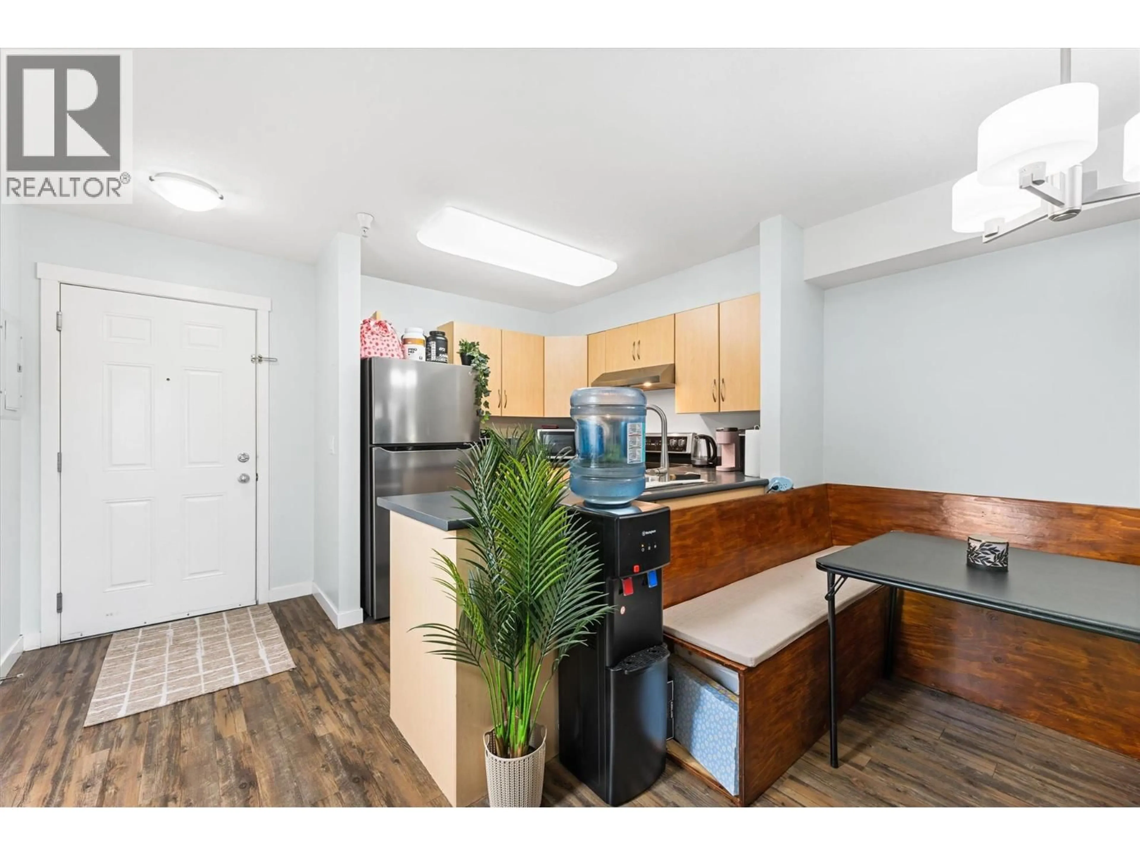 Standard kitchen, wood/laminate floor for 206 - 1479 GLENMORE ROAD NORTH, Kelowna British Columbia V1V2C5