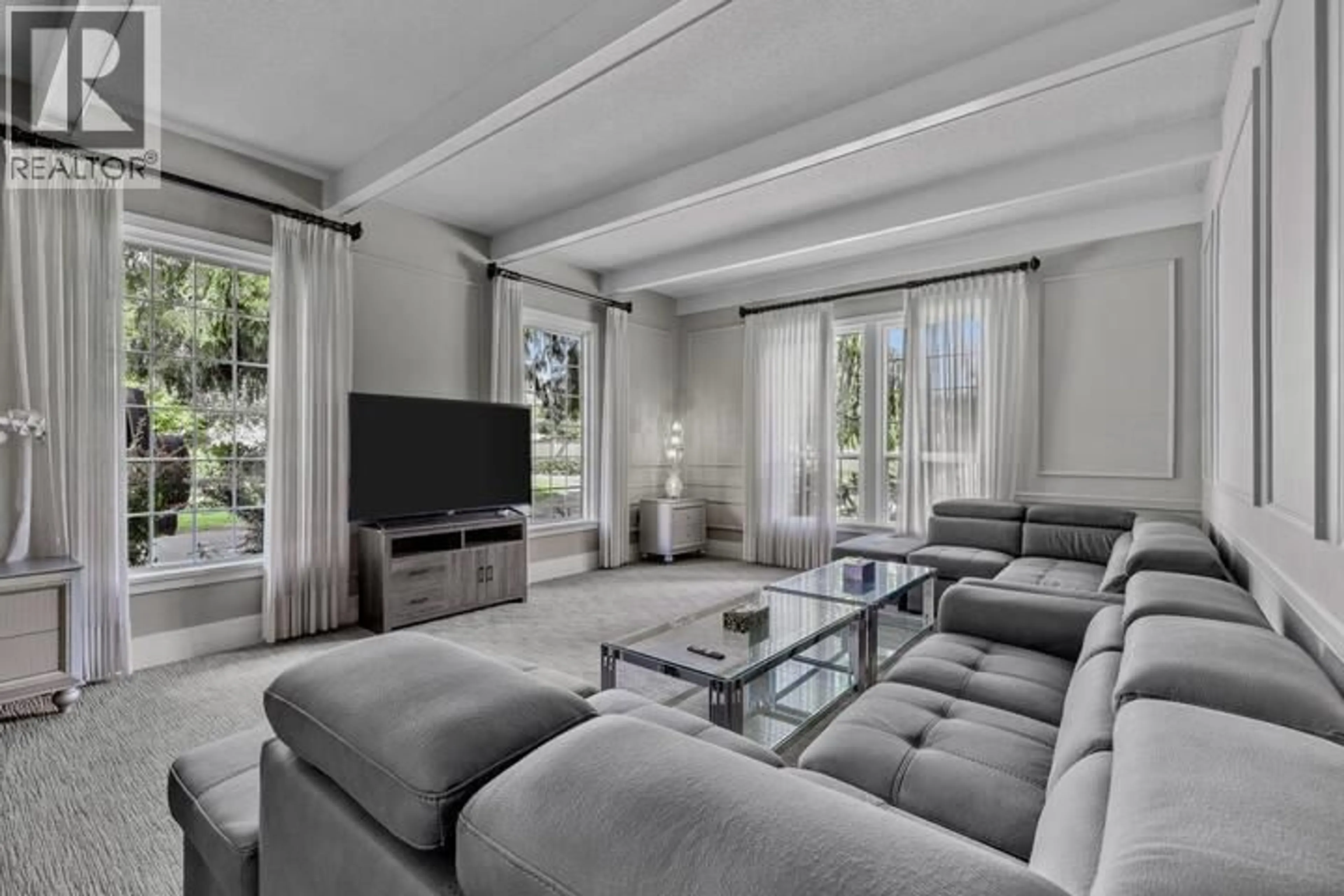 Living room with furniture, unknown for 2065 LONG STREET, Kelowna British Columbia V1Y1L3