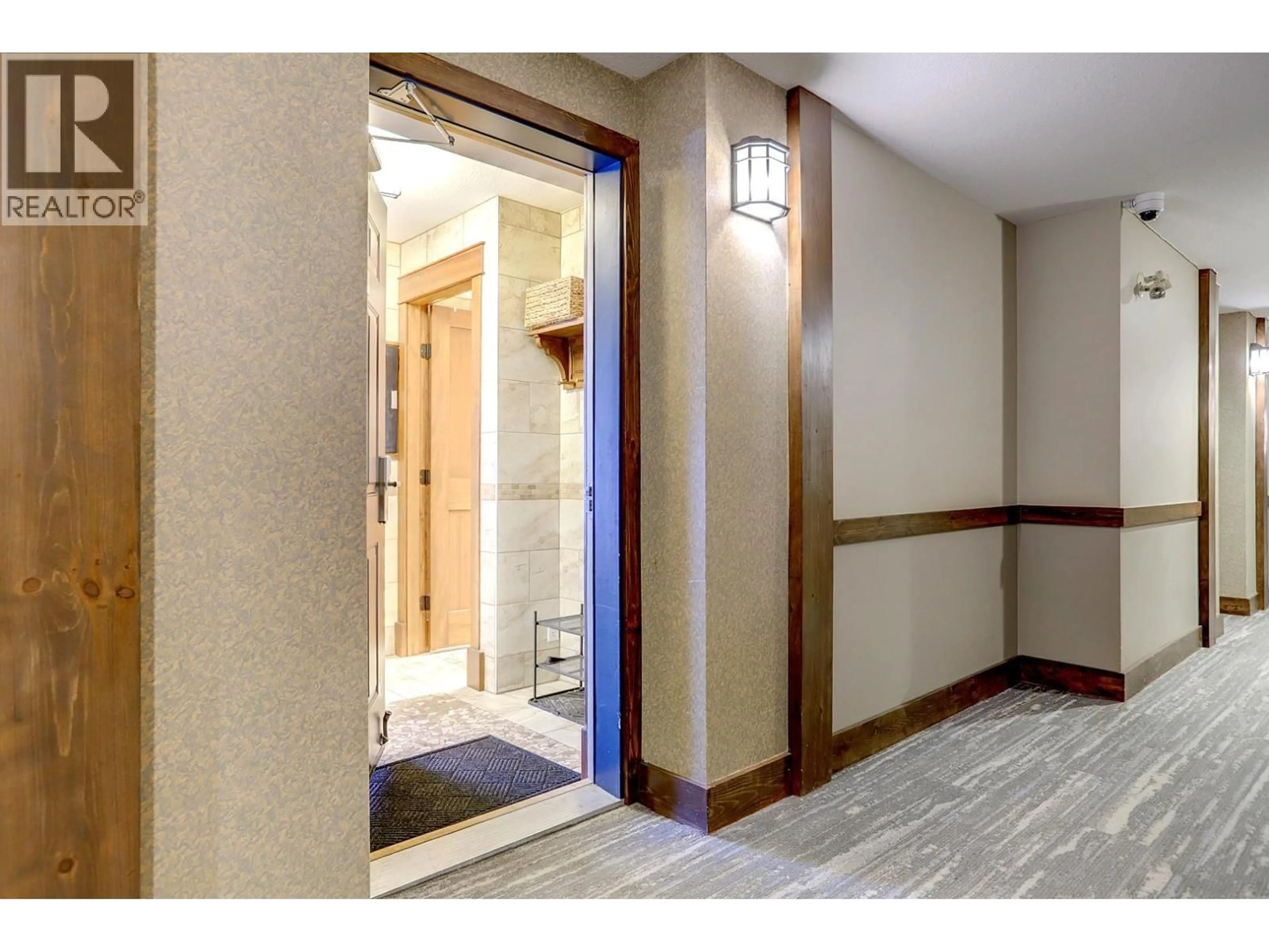 Indoor foyer for 367 - 155 SILVER LODE LANE, Vernon British Columbia V1B3M1