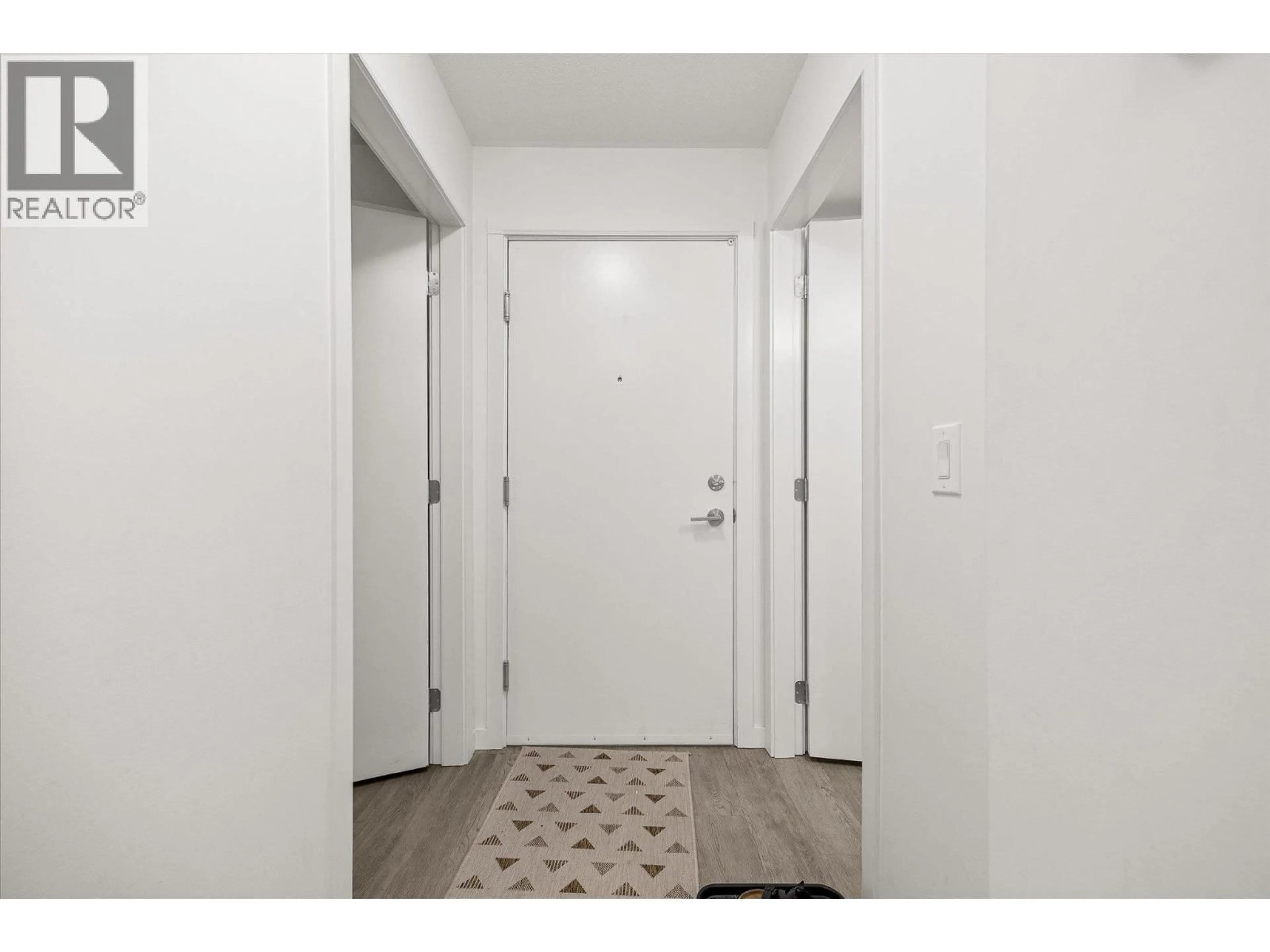 Indoor entryway for 212 - 655 ACADEMY WAY, Kelowna British Columbia V1V3A4