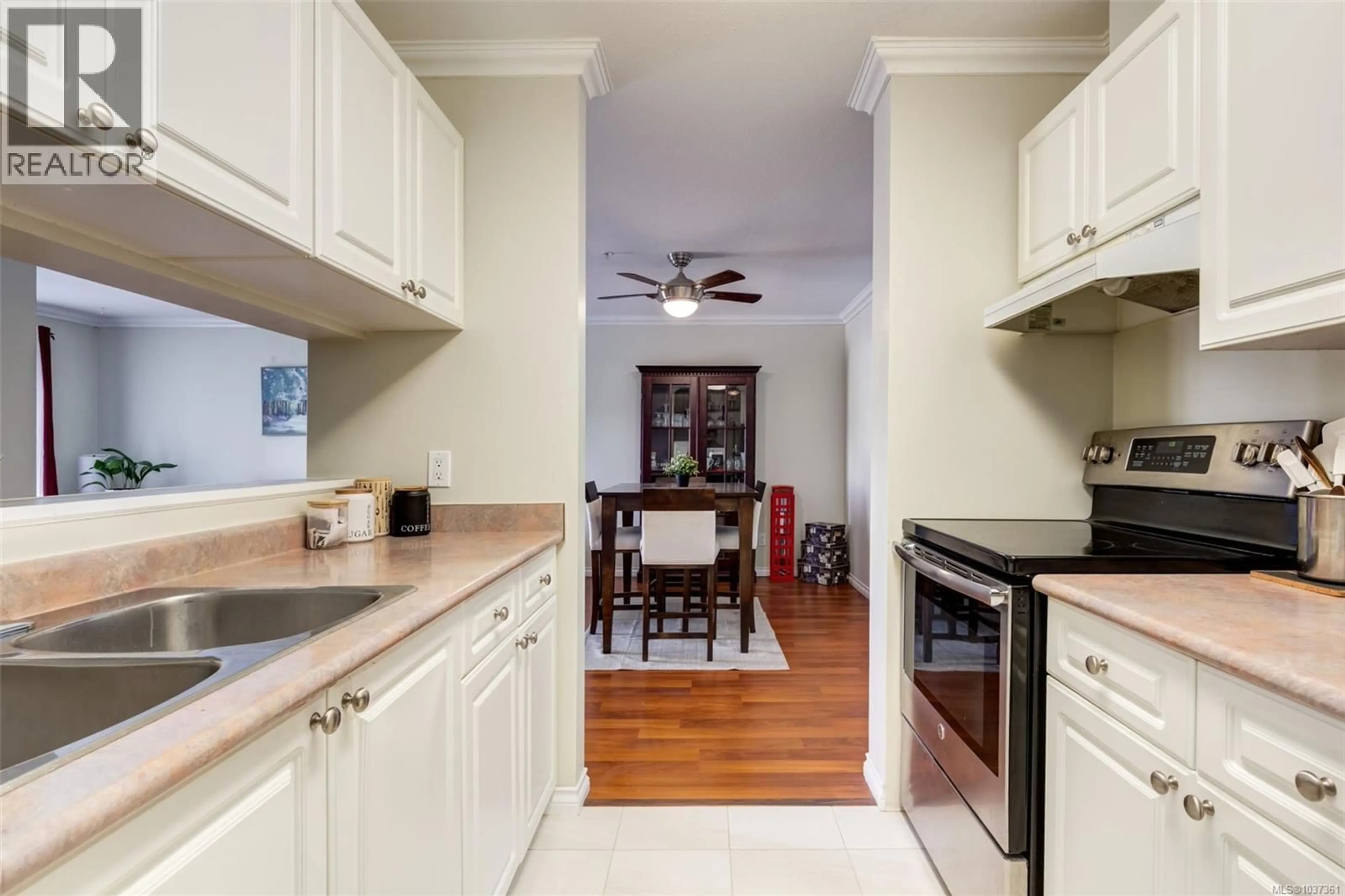 Standard kitchen, unknown for 103 - 4971 SONGBIRD PLACE, Nanaimo British Columbia V9T6L1