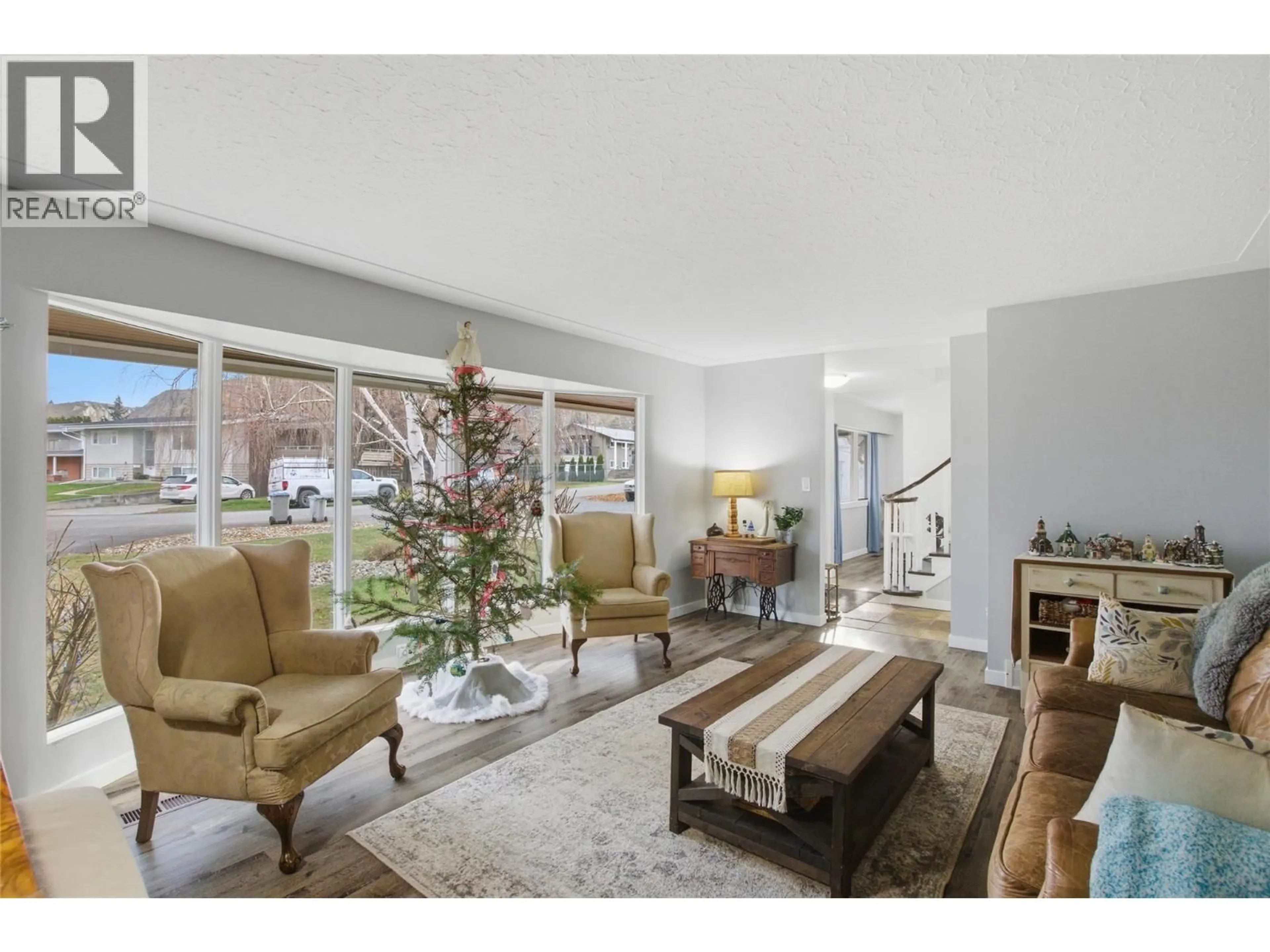 Living room with furniture, unknown for 1834 RUSSET WYND, Kamloops British Columbia V2C4N5