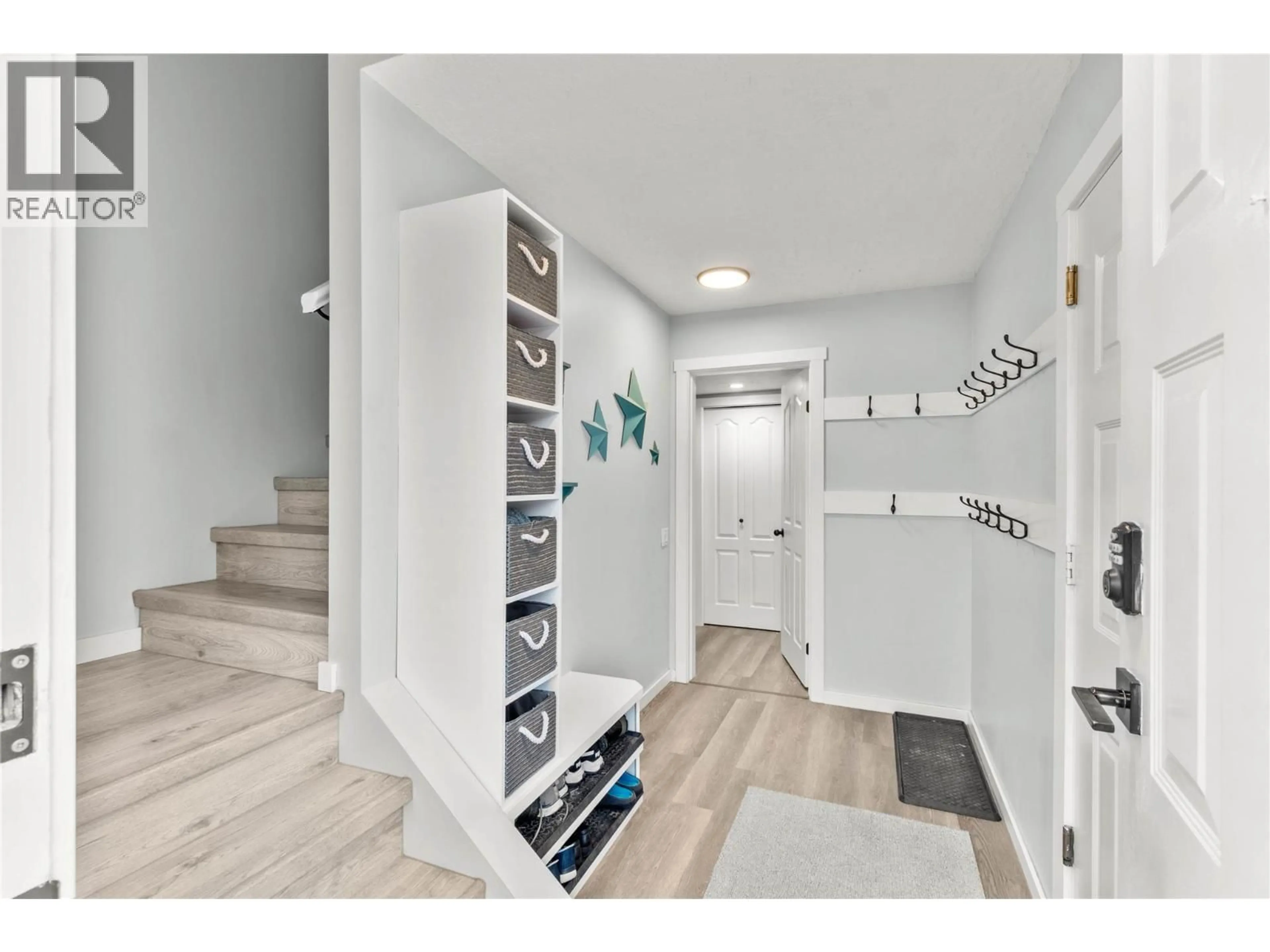 Indoor entryway for 16 - 2714 TRANQUILLE ROAD, Kamloops British Columbia V2B7Y2