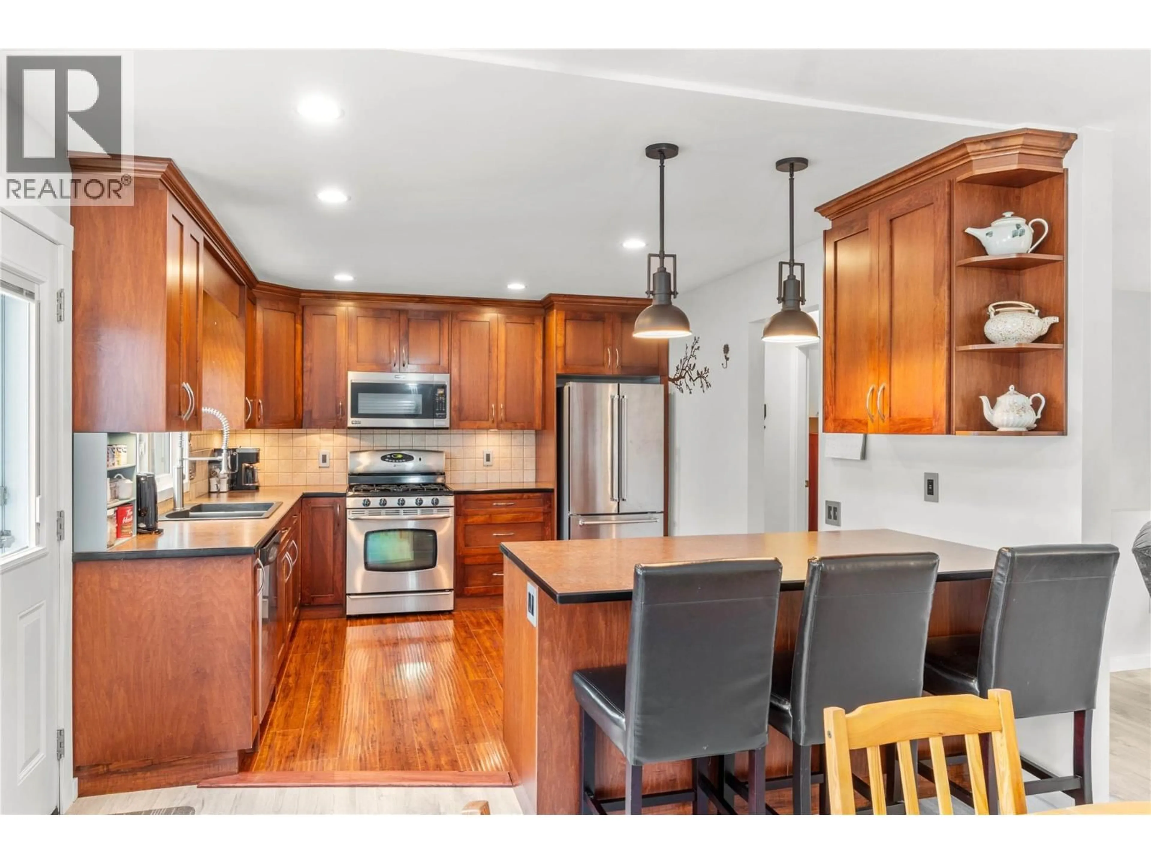 Open concept kitchen, wood/laminate floor for 16 - 2714 TRANQUILLE ROAD, Kamloops British Columbia V2B7Y2