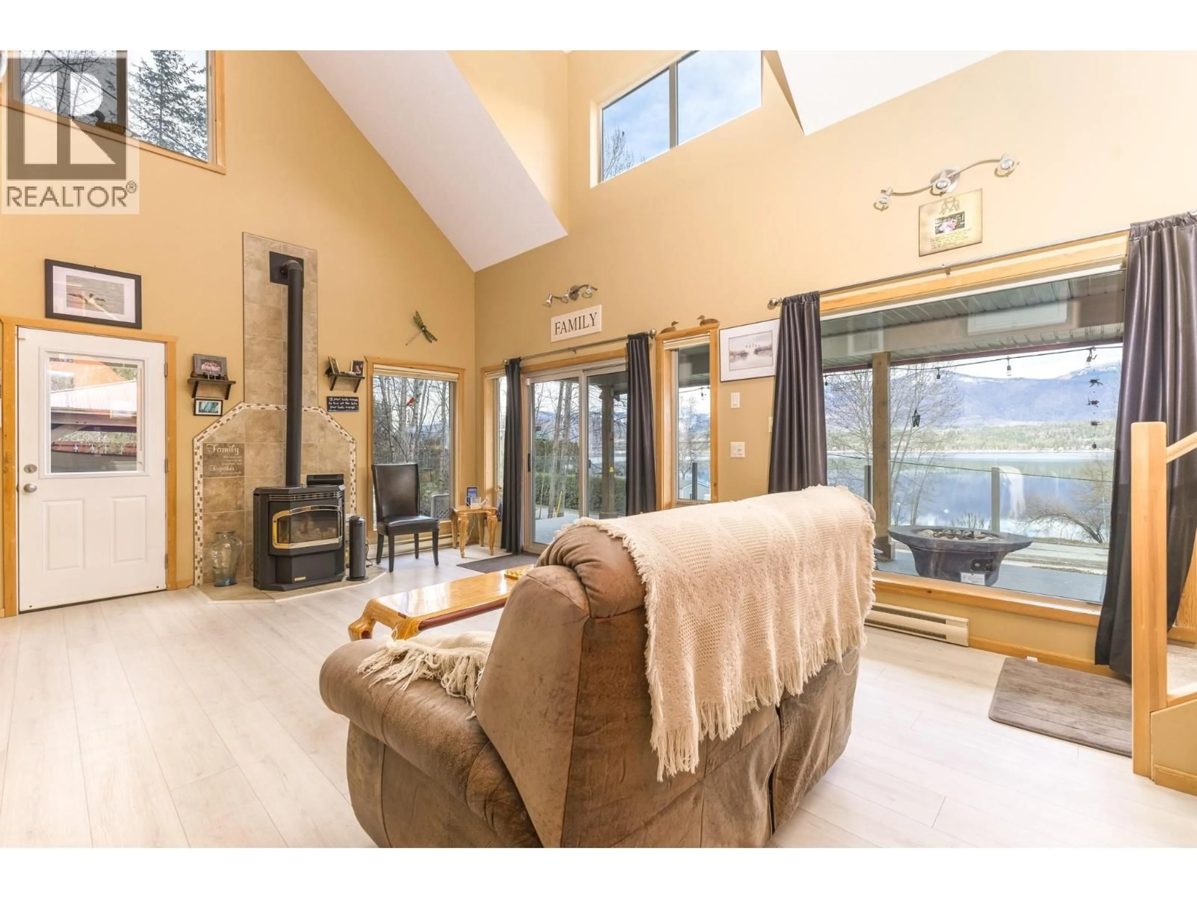 Living room with furniture, unknown for 3572 EAGLE BAY ROAD, Eagle Bay British Columbia V0E1T0