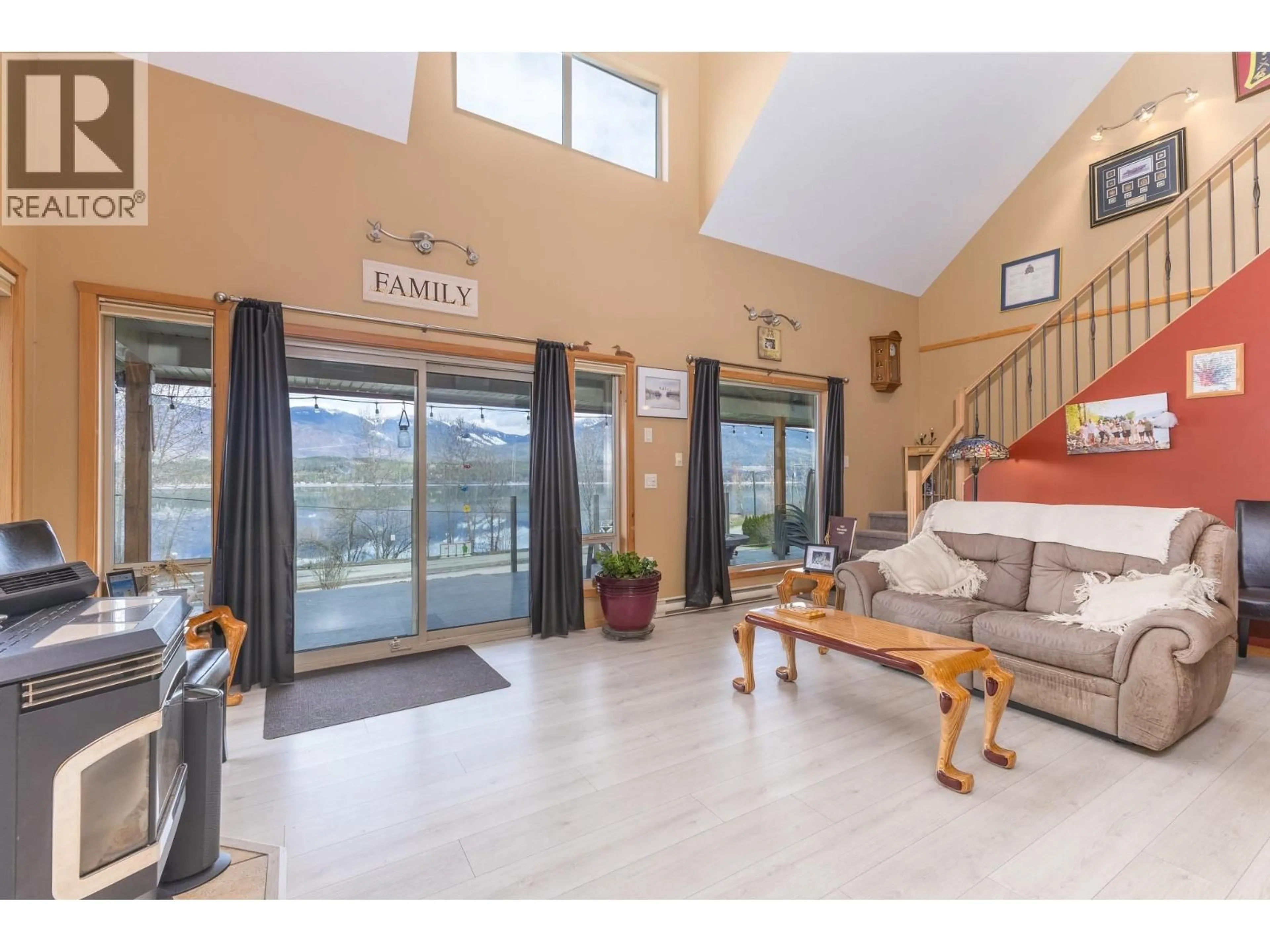 Unknown for 3572 EAGLE BAY ROAD, Eagle Bay British Columbia V0E1T0