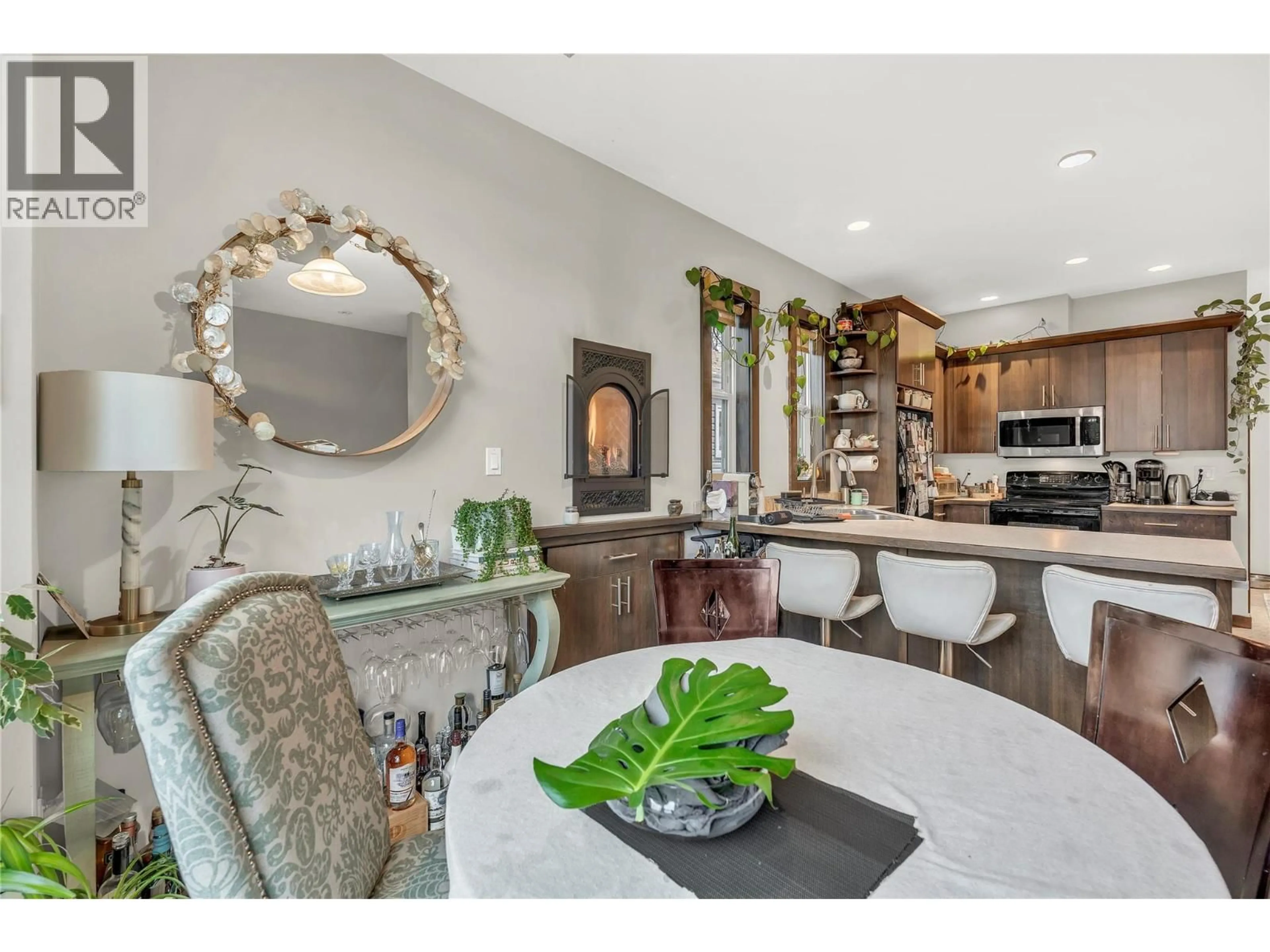 Open concept kitchen, unknown for 102 - 653 PAPINEAU STREET, Penticton British Columbia V2A4X8