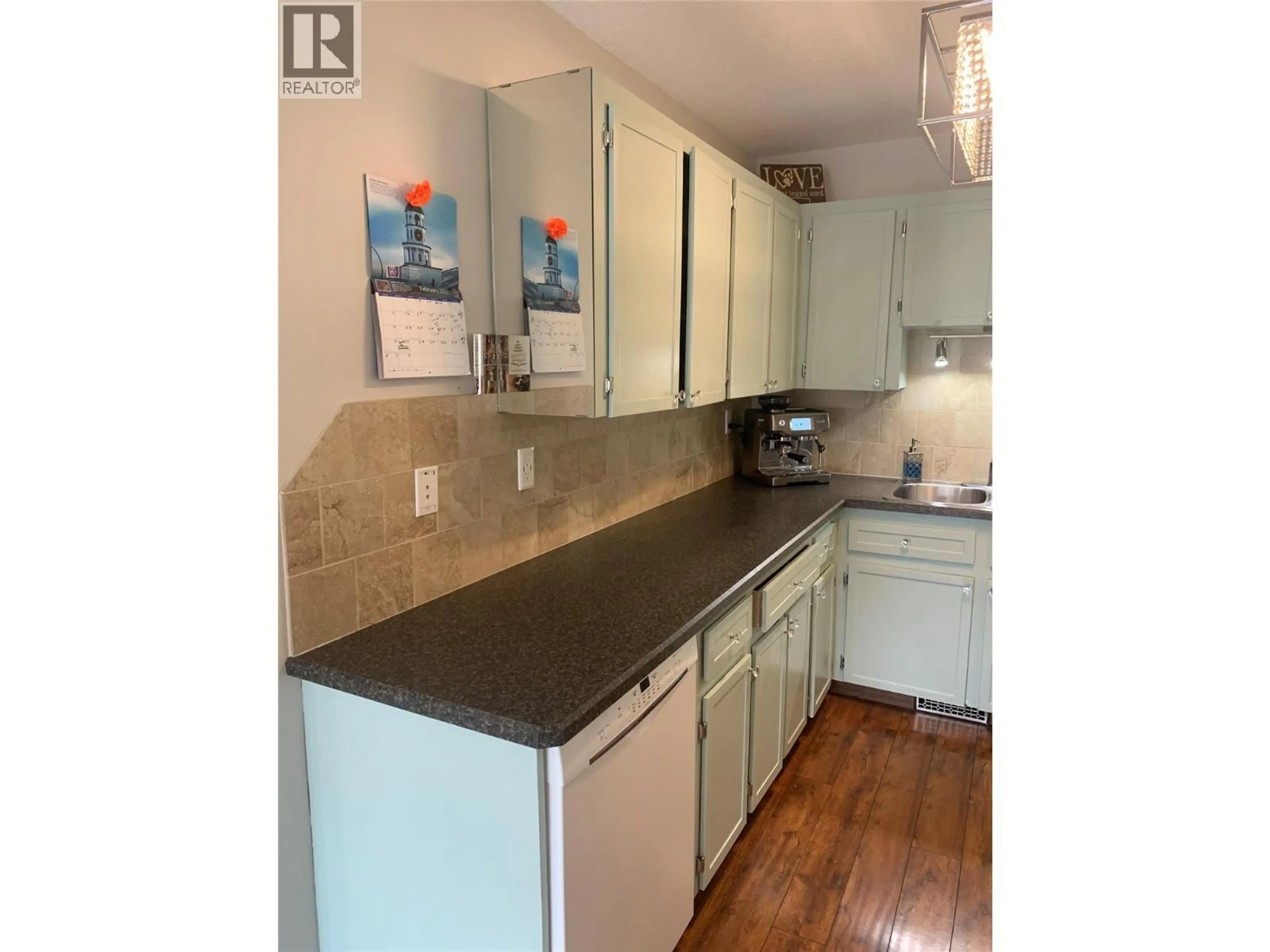 Standard kitchen, unknown for 407 - 3155 GORDON DRIVE, Kelowna British Columbia V1W3N6