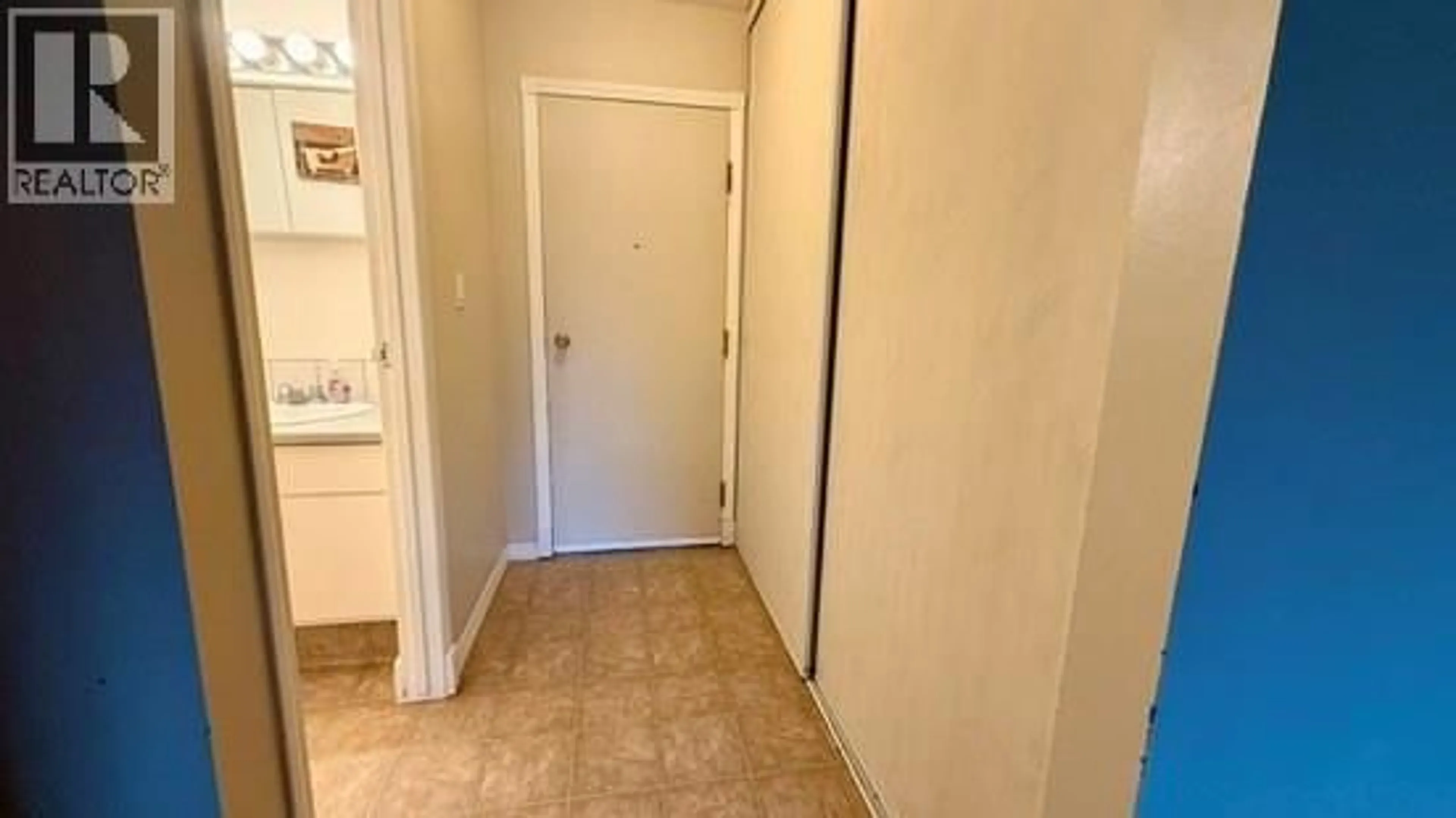 Unknown for 206 - 302 10TH AVENUE, Invermere British Columbia V0A1K0