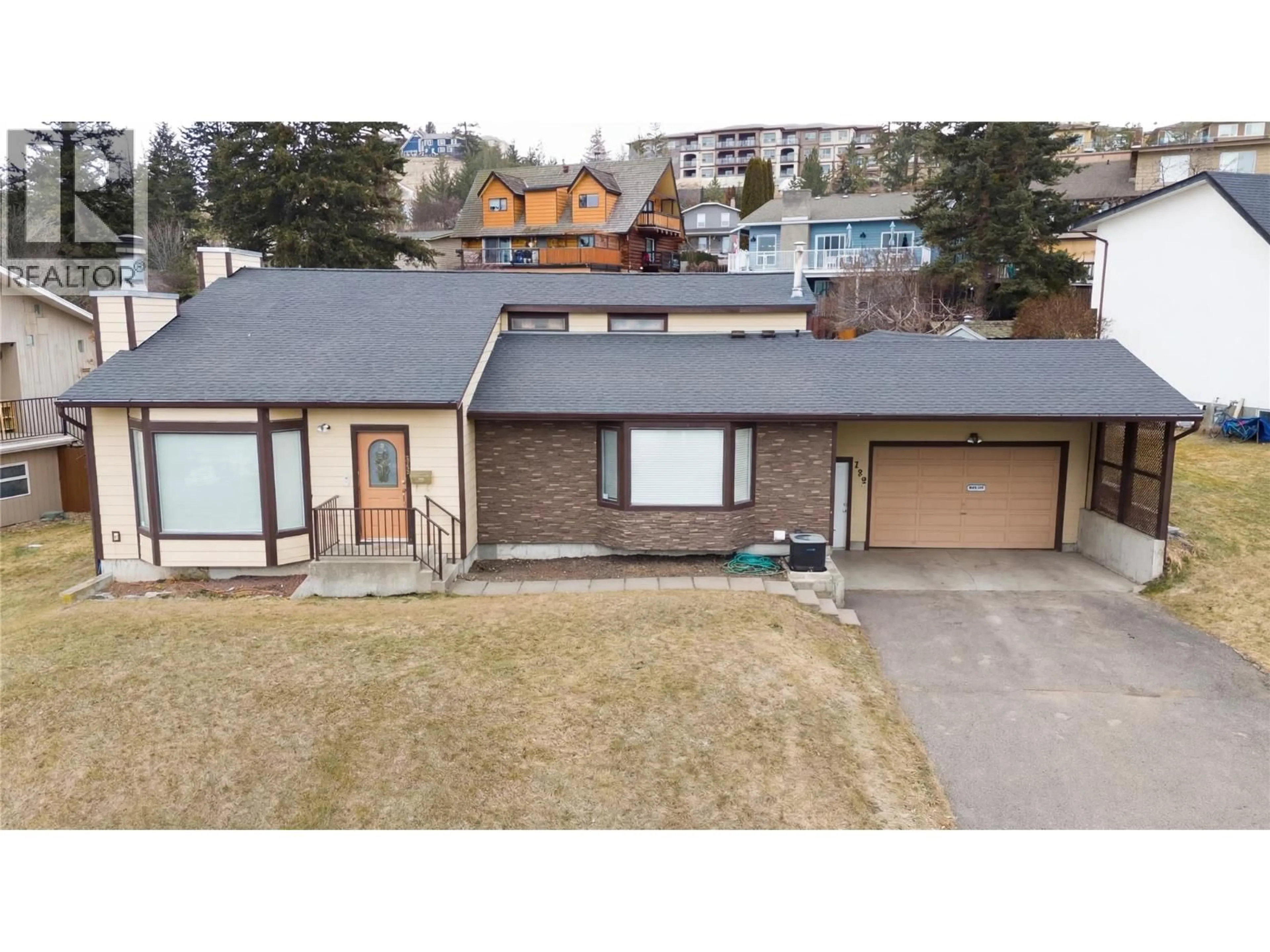 A pic from outside/outdoor area/front of a property/back of a property/a pic from drone, street for 755 FLEMING DRIVE, Kamloops British Columbia V1S1A2