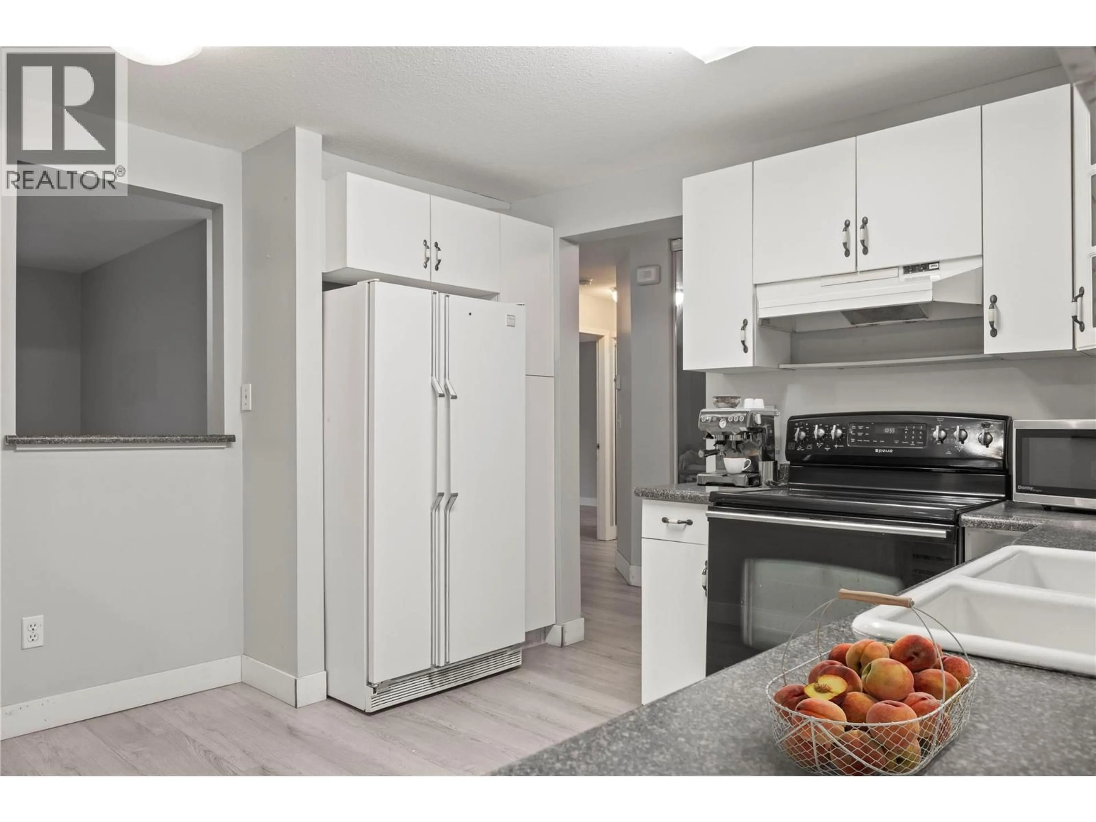 Standard kitchen, unknown for 104 - 727 HOUGHTON ROAD, Kelowna British Columbia V1X7J7