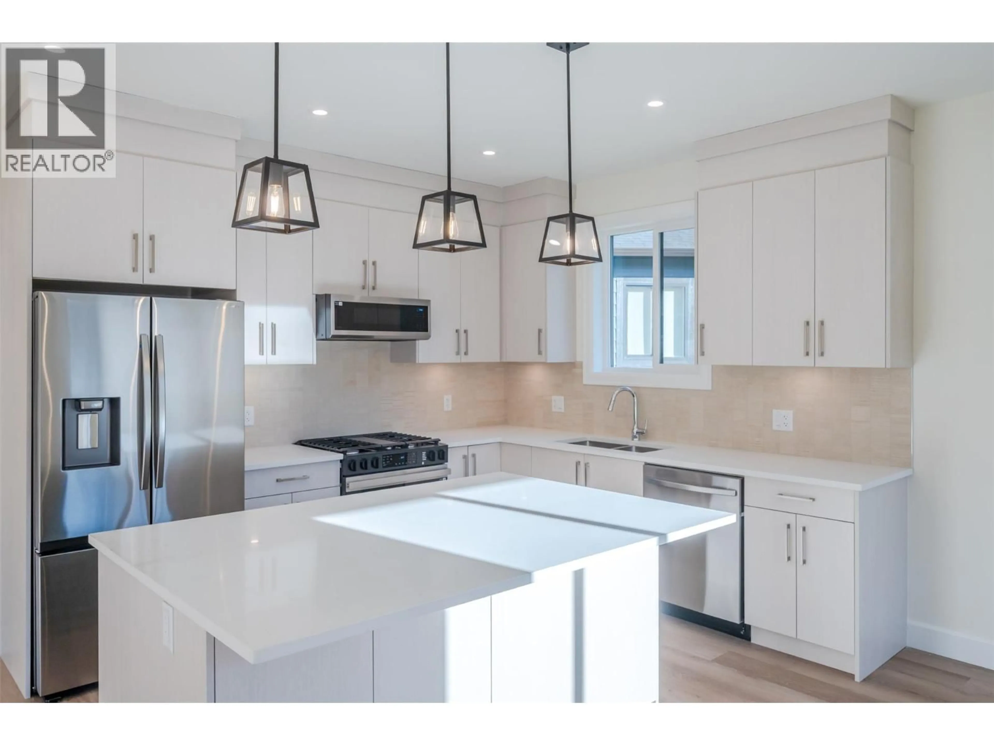 Open concept kitchen, unknown for 255 BENTGRASS AVENUE, Oliver British Columbia V0H1T3