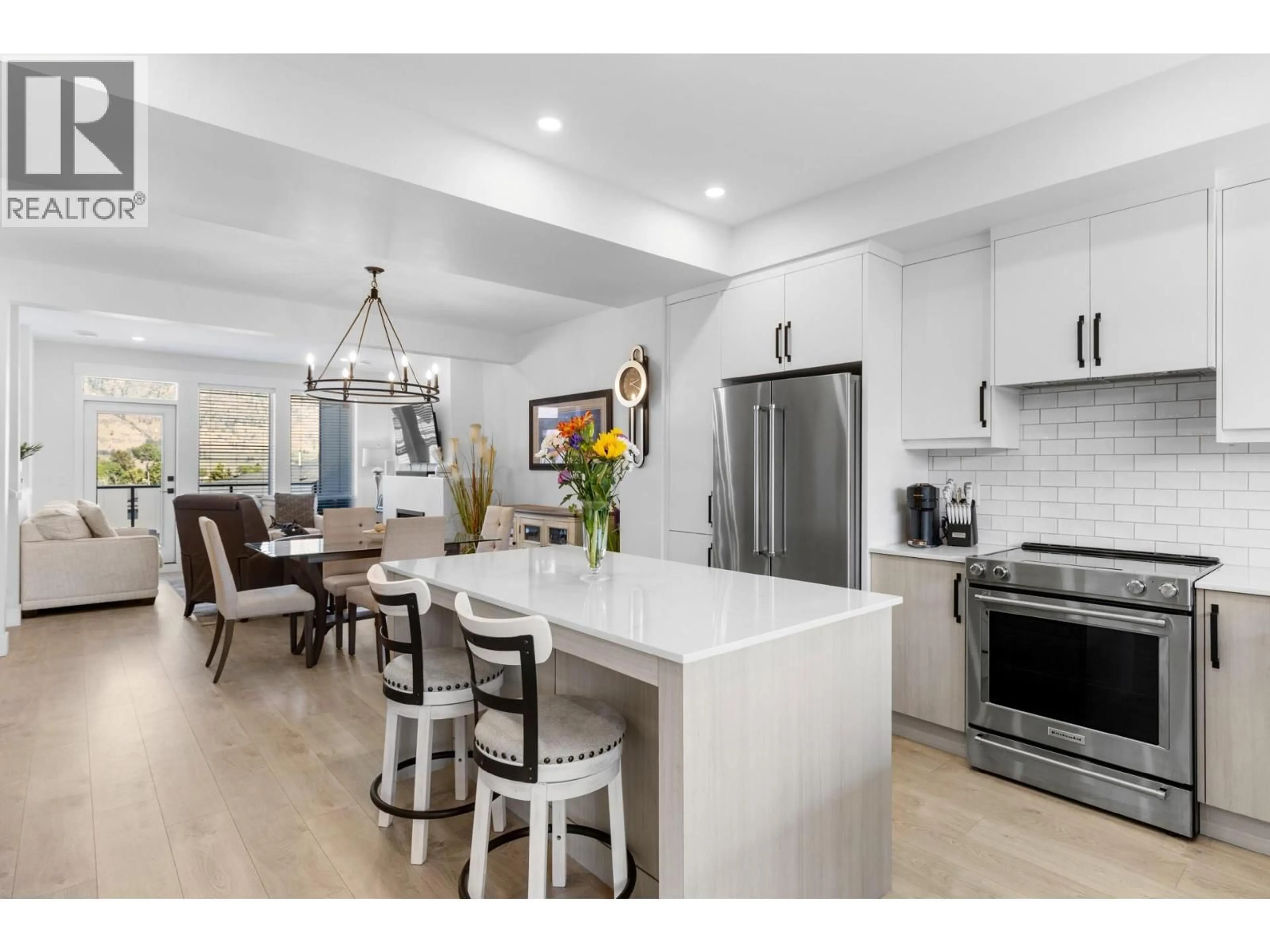 Open concept kitchen, ceramic/tile floor for 48 - 8000 VEDETTE DRIVE, Osoyoos British Columbia V0H1V2