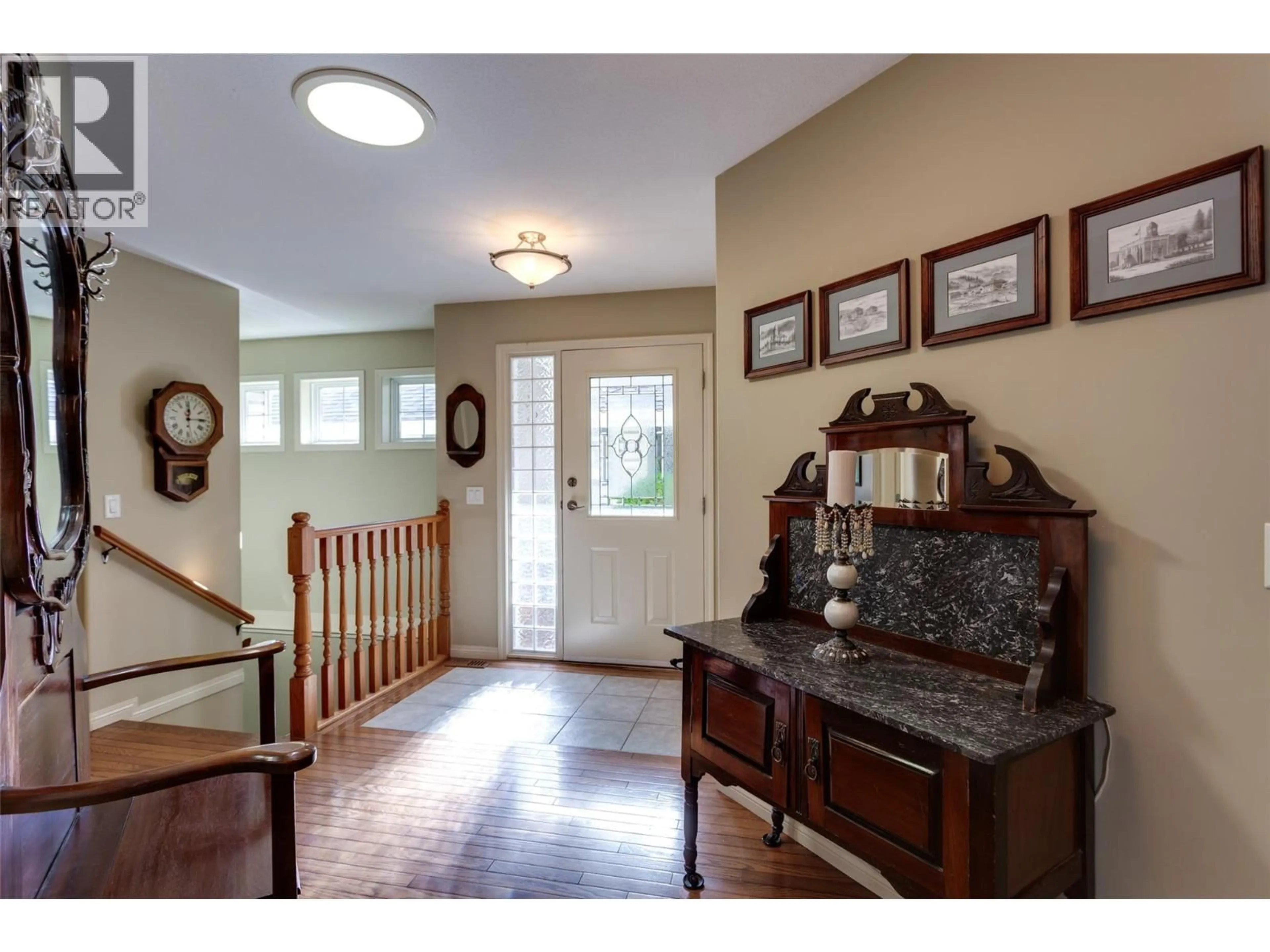 Indoor entryway for 114 - 1188 HOUGHTON ROAD, Kelowna British Columbia V1X2C9