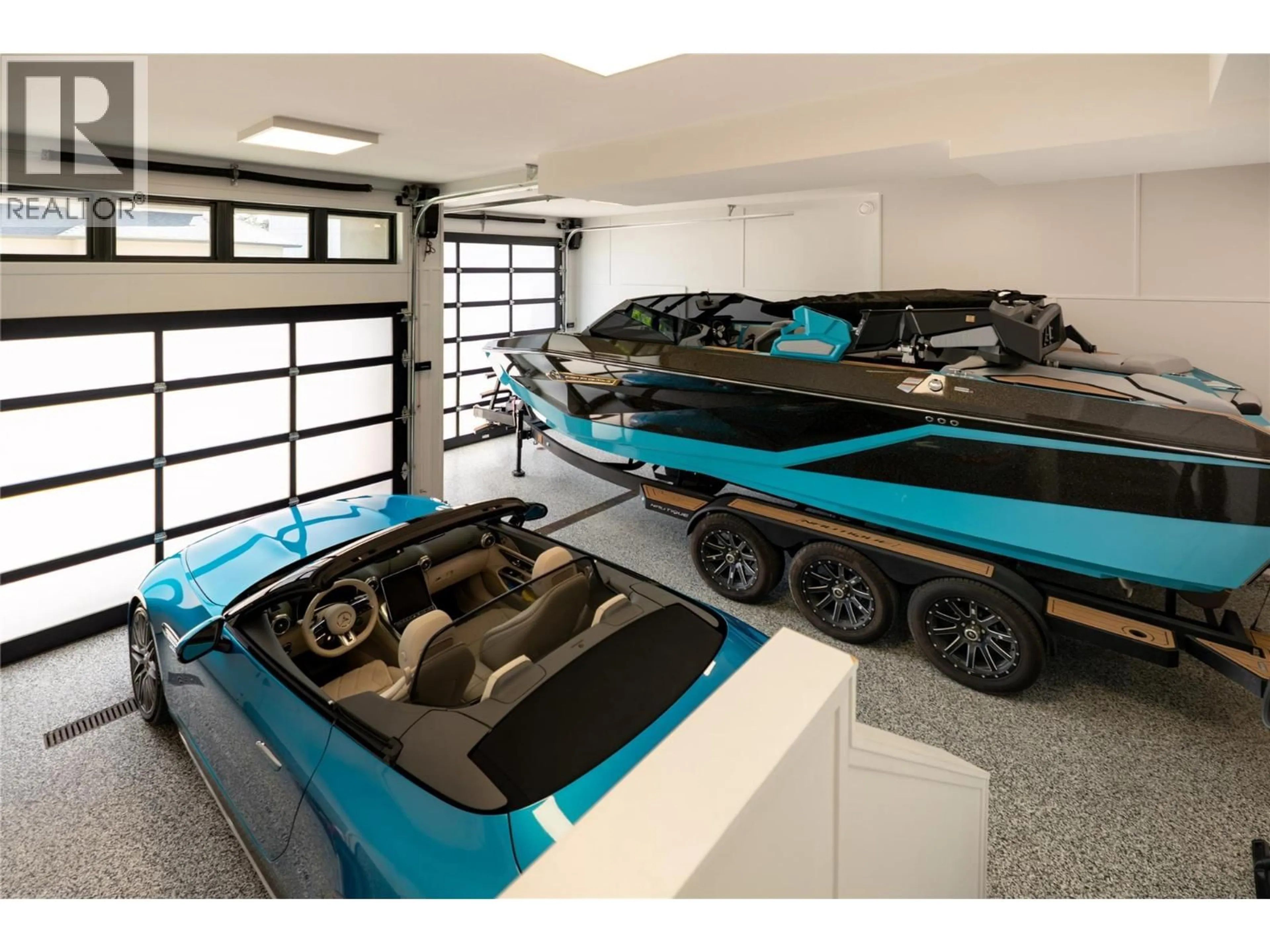 Indoor garage for 34 - 18451 CRYSTAL WATERS ROAD, Lake Country British Columbia V4V2G2