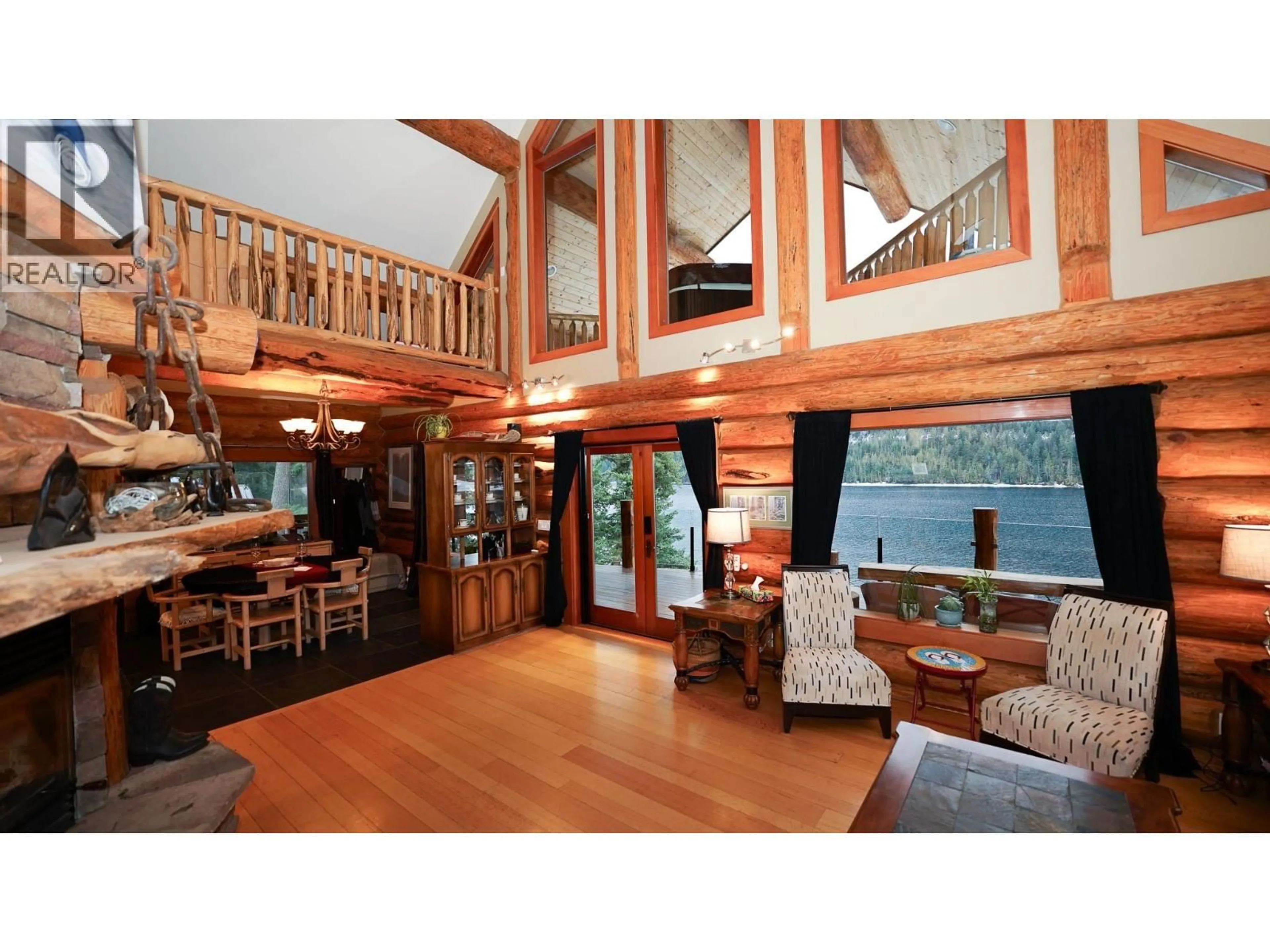 Indoor foyer for 5464 AGATE BAY ROAD, Barriere British Columbia V0E2E0