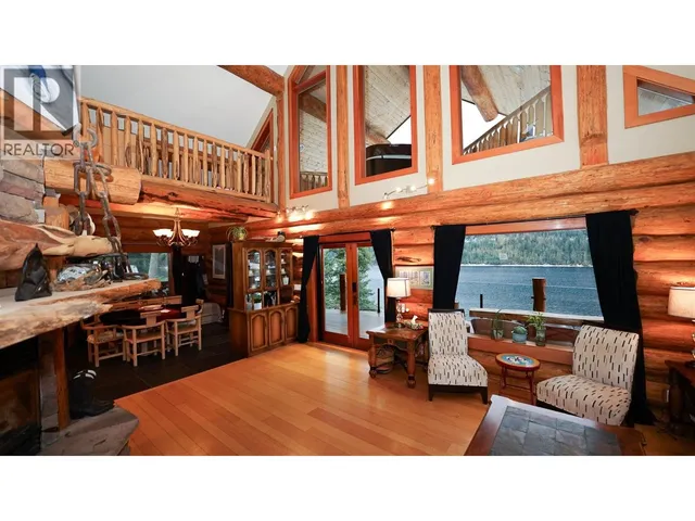 5464 AGATE BAY ROAD, Barriere 4
