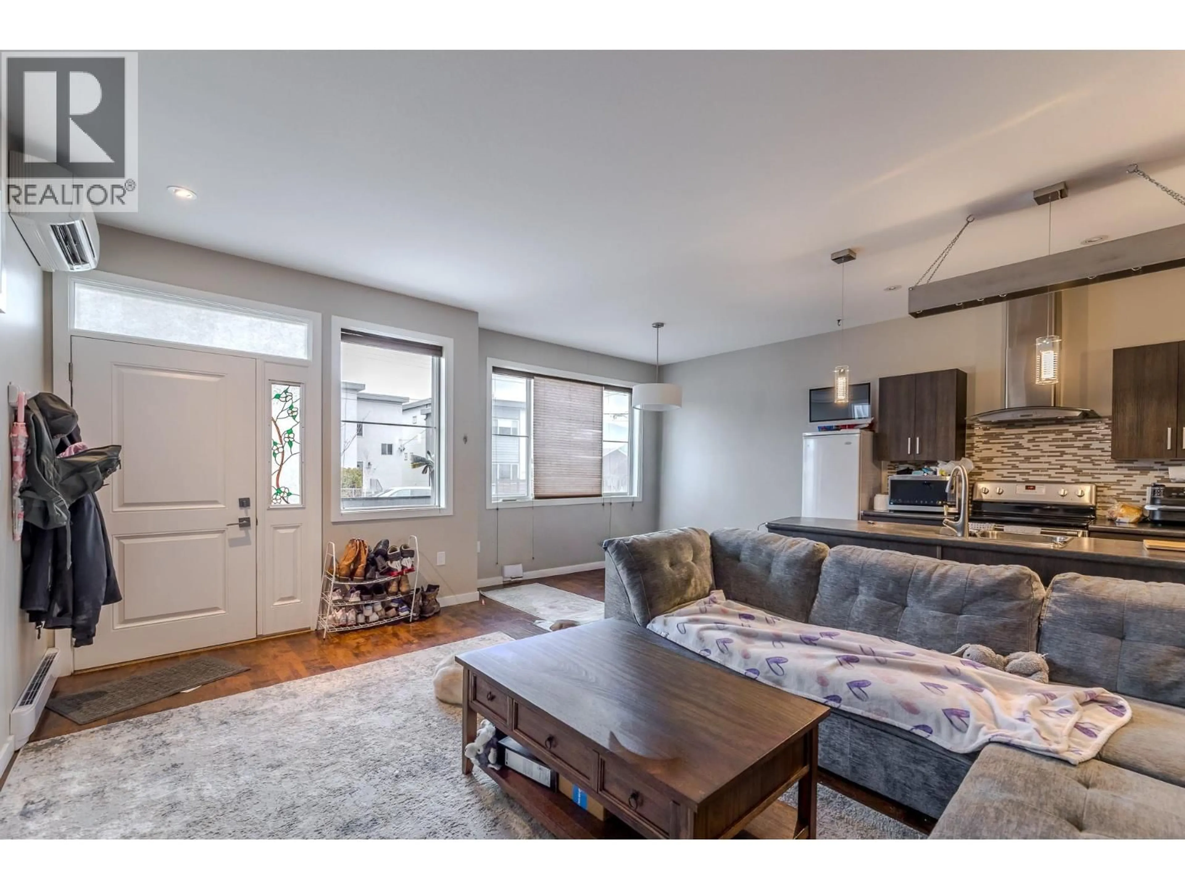 Living room with furniture, unknown for 101 - 632 BURNS STREET, Penticton British Columbia V2A4X3