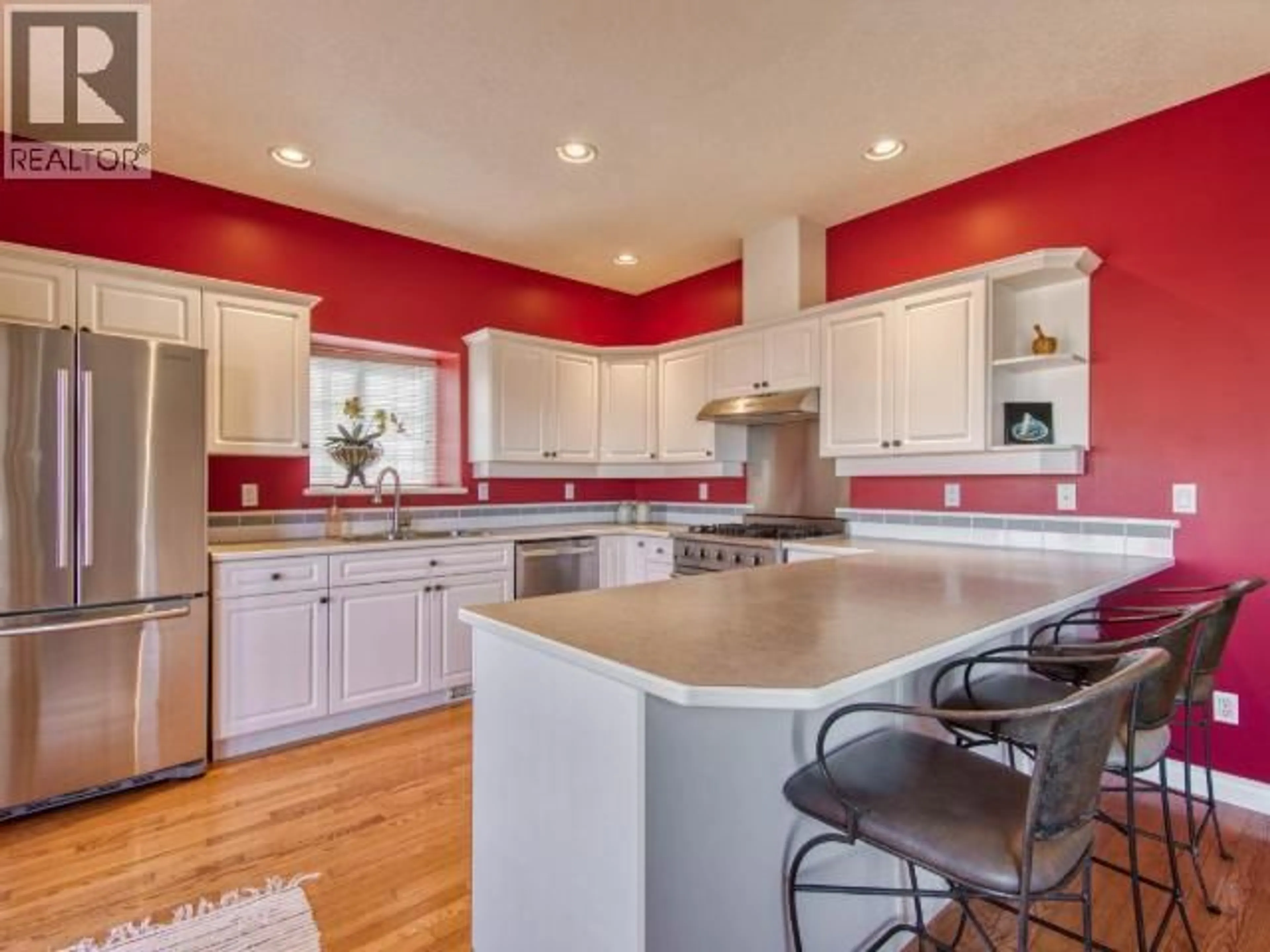 Open concept kitchen, unknown for 510 - 875 SAHALI TERRACE, Kamloops British Columbia V2C6W9