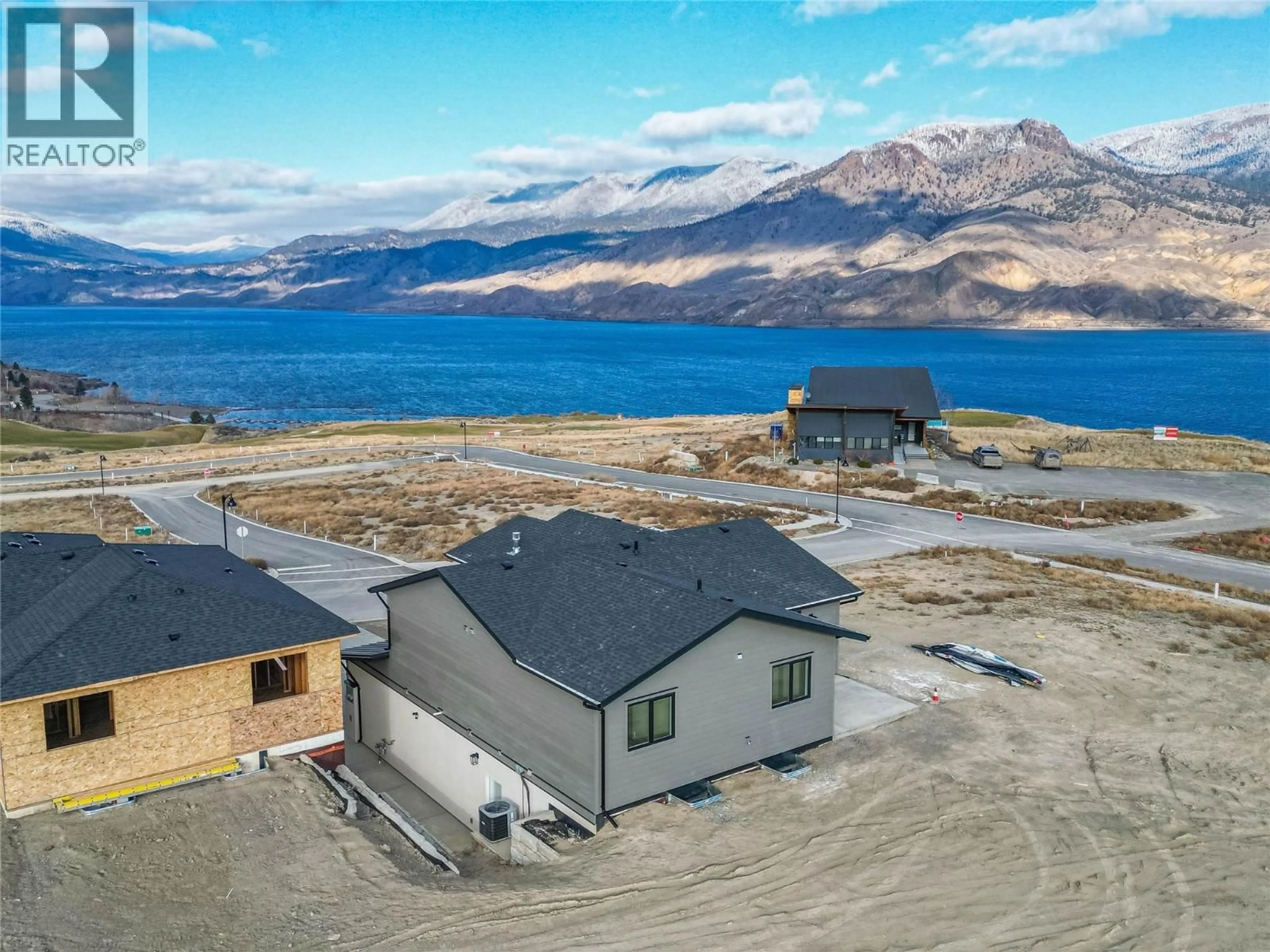 A pic from outside/outdoor area/front of a property/back of a property/a pic from drone, water/lake/river/ocean view for 113 - 38 RUE CHEVAL NOIR OTHER, Kamloops British Columbia V1S0B3