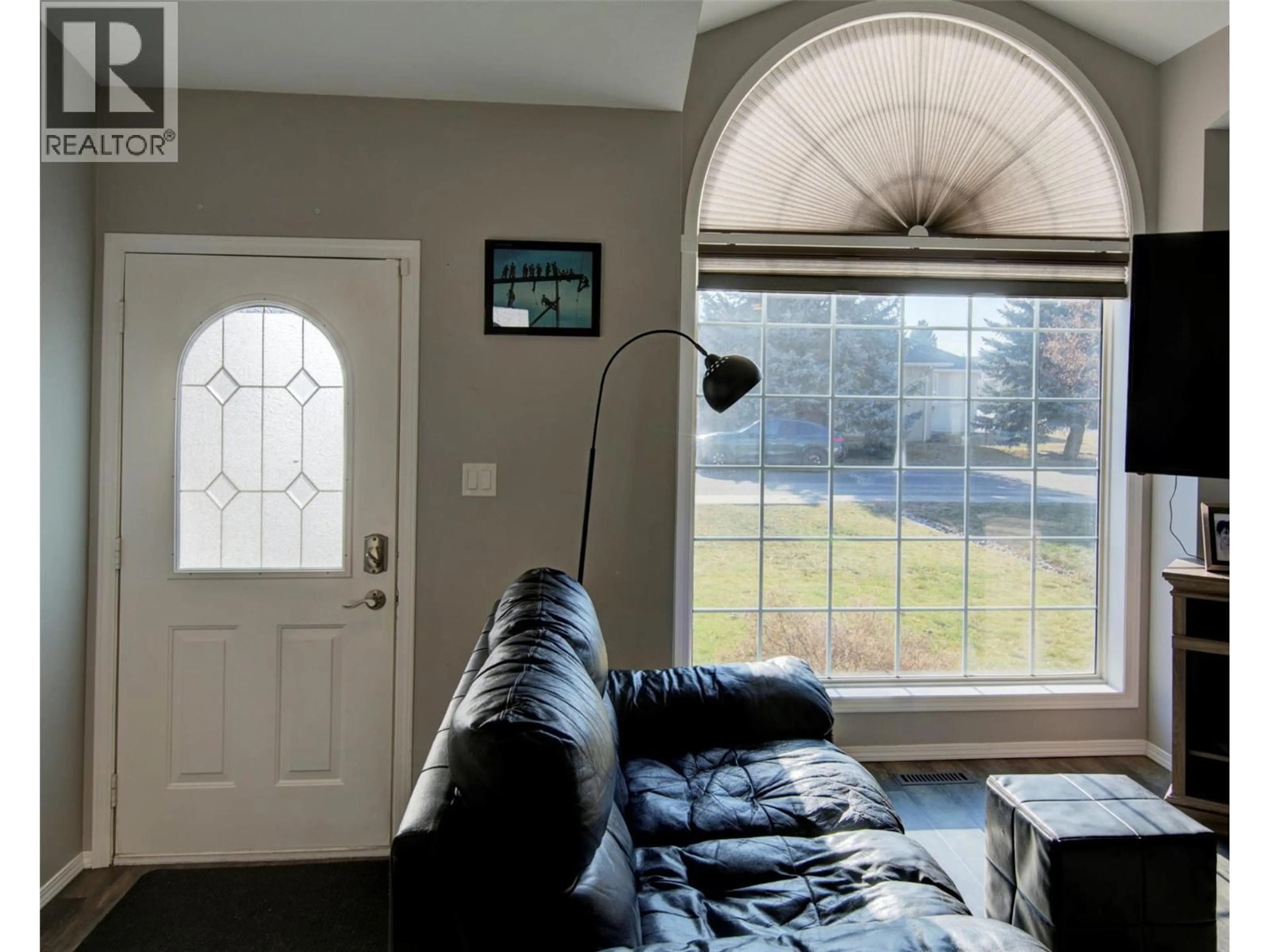 Living room with furniture, unknown for 2312 HUNTER AVENUE, Armstrong British Columbia V4Y0C1