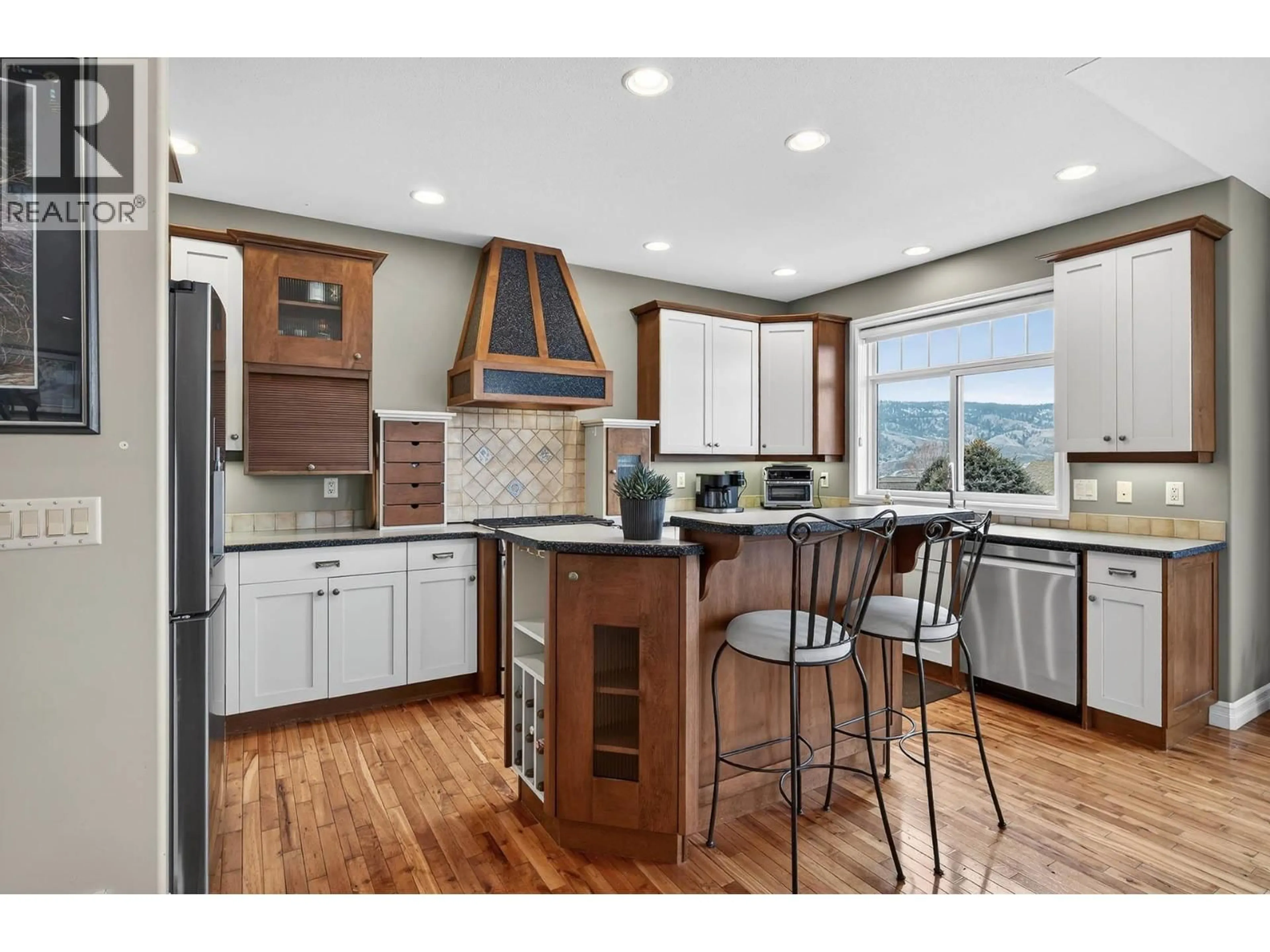 Open concept kitchen, unknown for 317 MARIPOSA COURT, Kamloops British Columbia V2H1R3