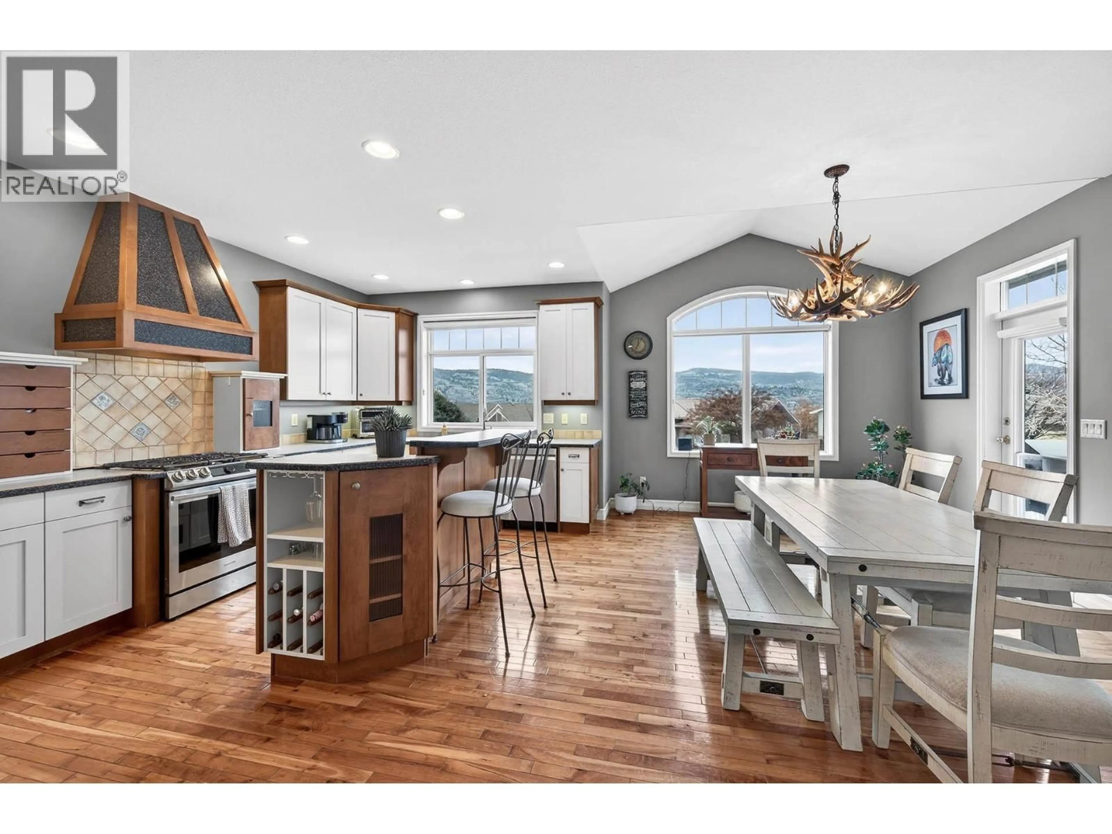 Open concept kitchen, unknown for 317 MARIPOSA COURT, Kamloops British Columbia V2H1R3