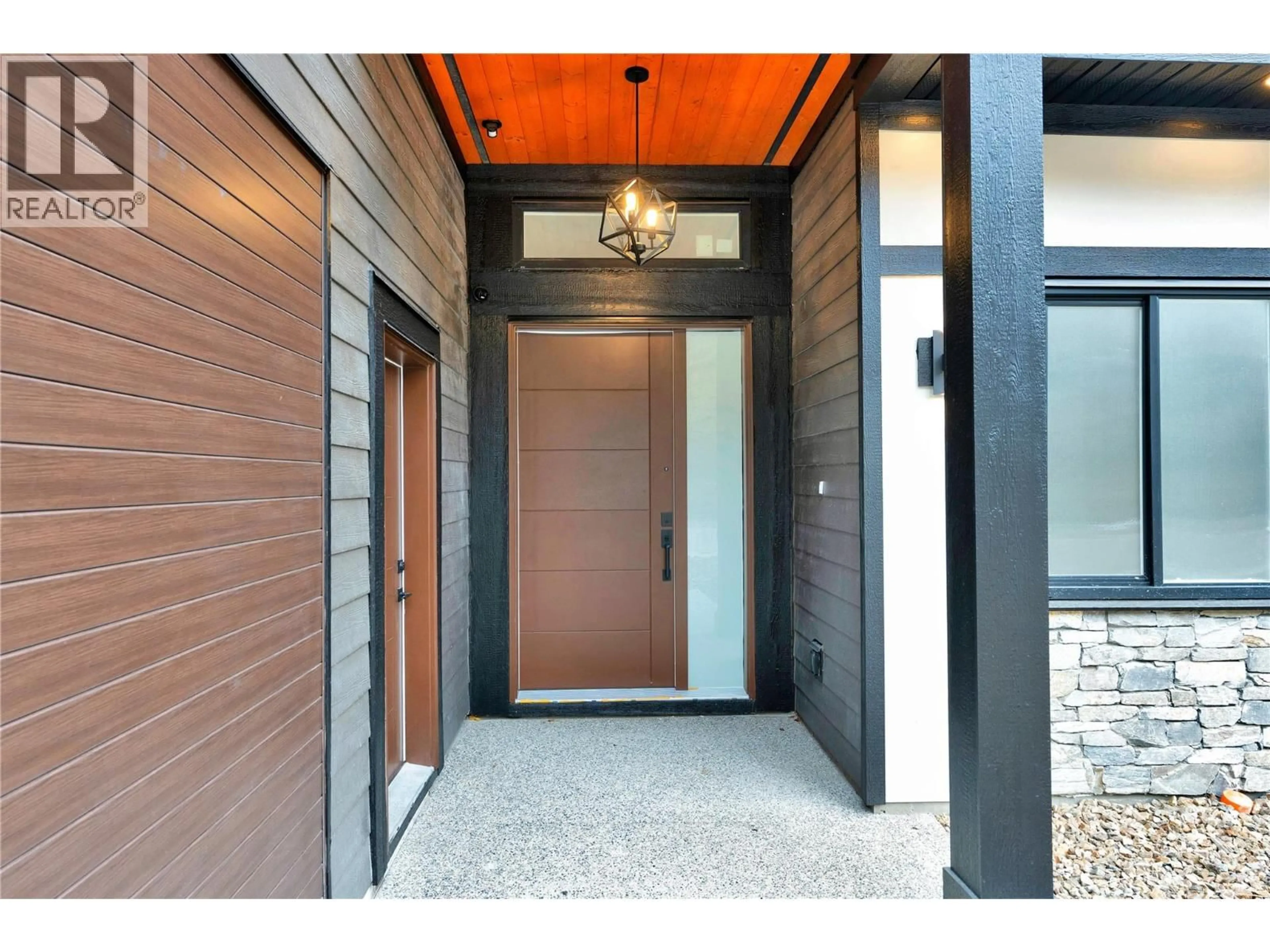 Indoor entryway for 8920 TAVISTOCK ROAD, Vernon British Columbia V1H2L4