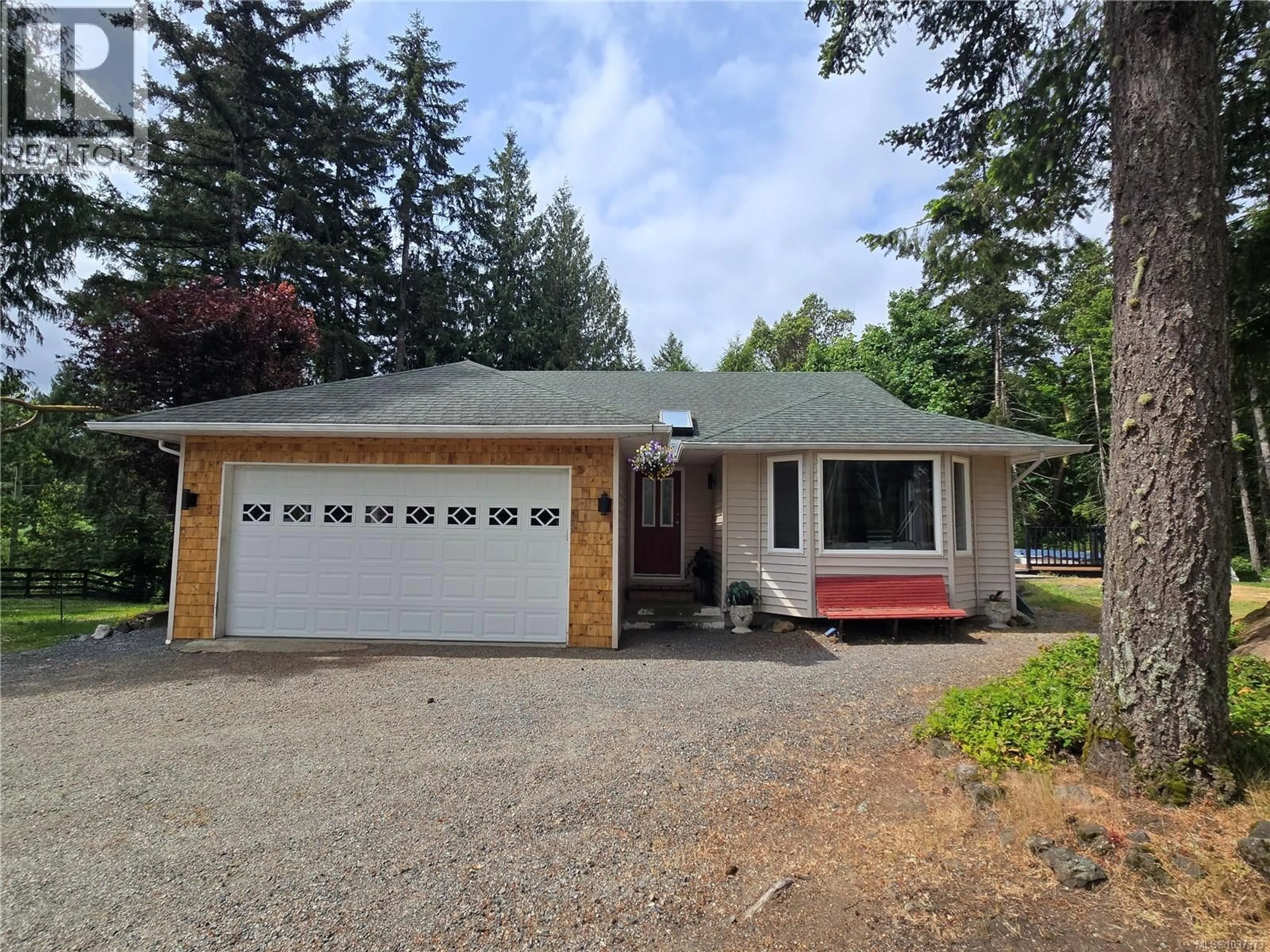 Home with vinyl exterior material, street for 3271 THAIN ROAD, Cobble Hill British Columbia V8H0B4