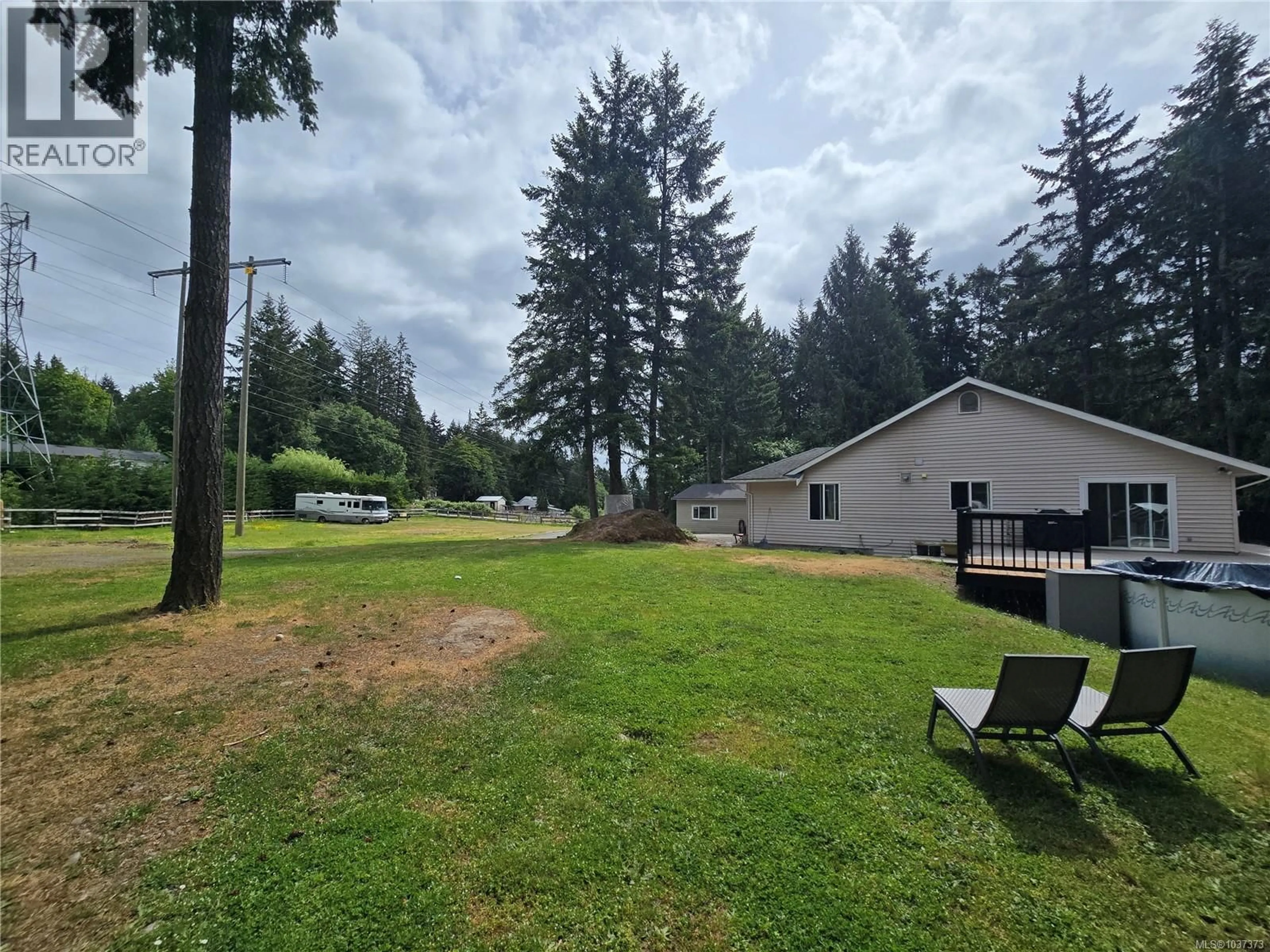 A pic from outside/outdoor area/front of a property/back of a property/a pic from drone, unknown for 3271 THAIN ROAD, Cobble Hill British Columbia V8H0B4