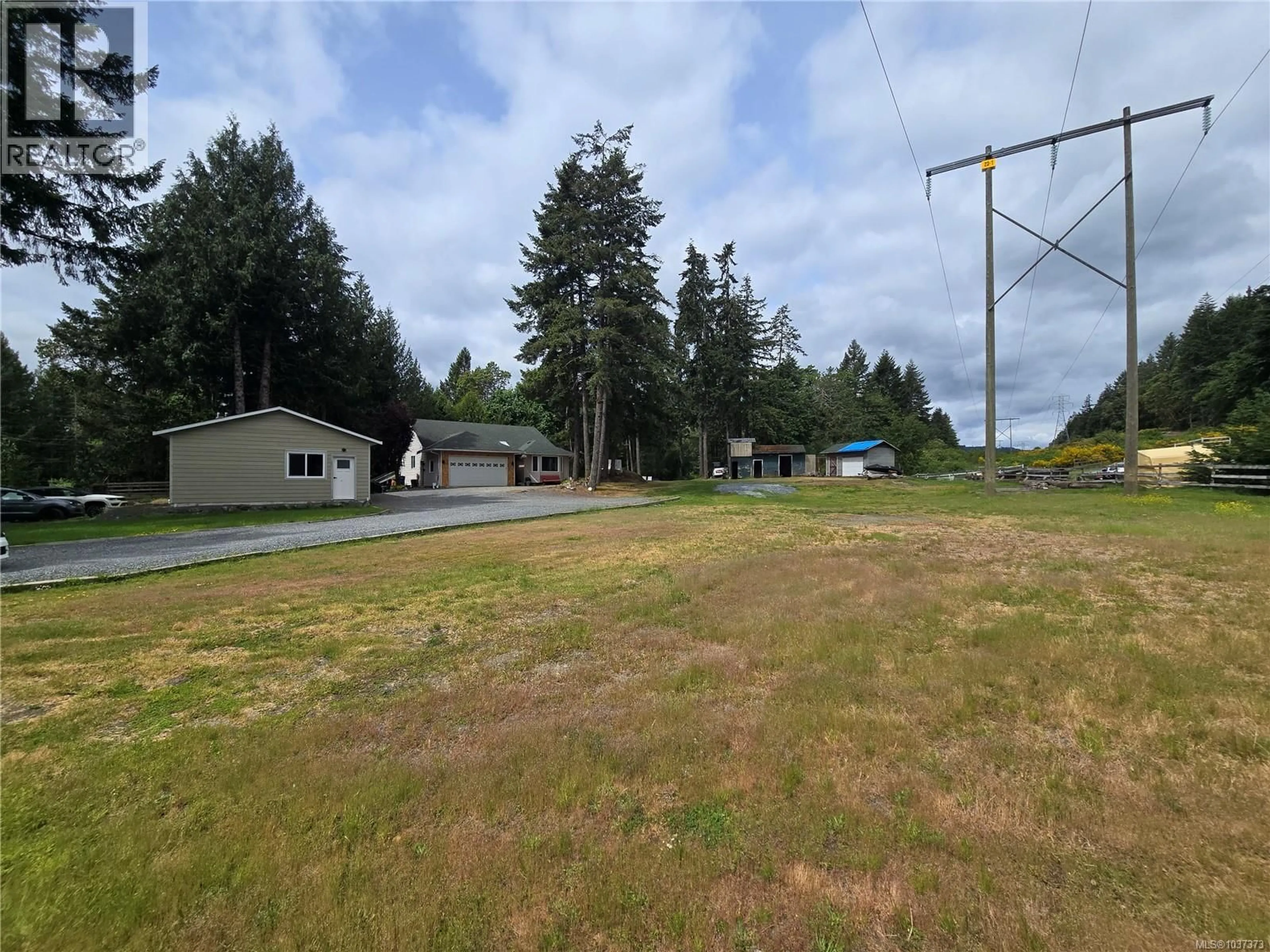 A pic from outside/outdoor area/front of a property/back of a property/a pic from drone, street for 3271 THAIN ROAD, Cobble Hill British Columbia V8H0B4