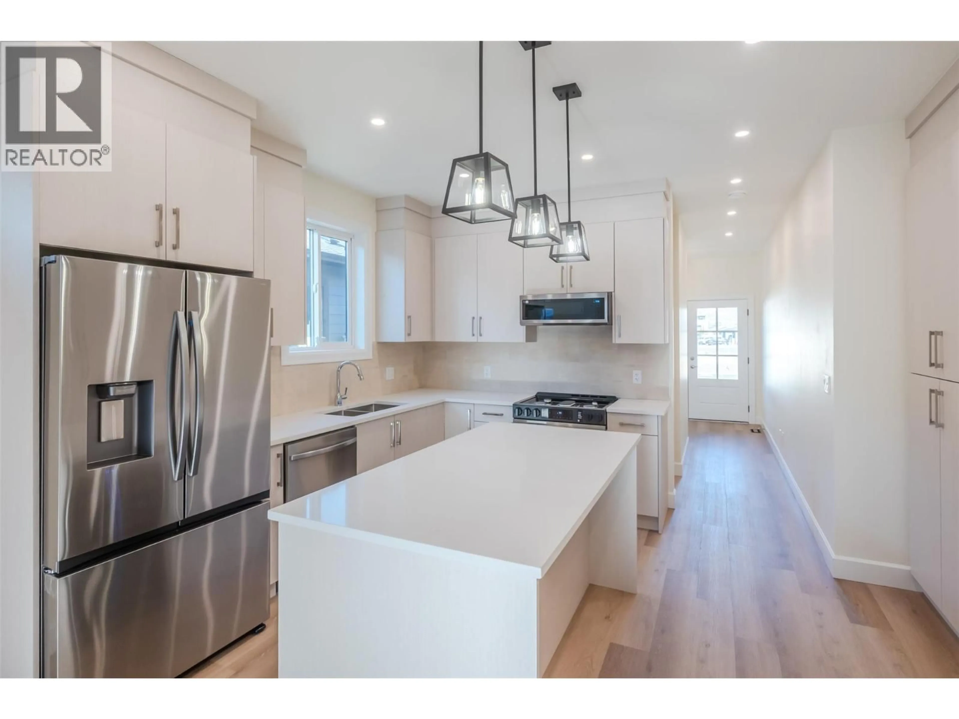 Open concept kitchen, unknown for 243 BENTGRASS AVENUE, Oliver British Columbia V0H1T3