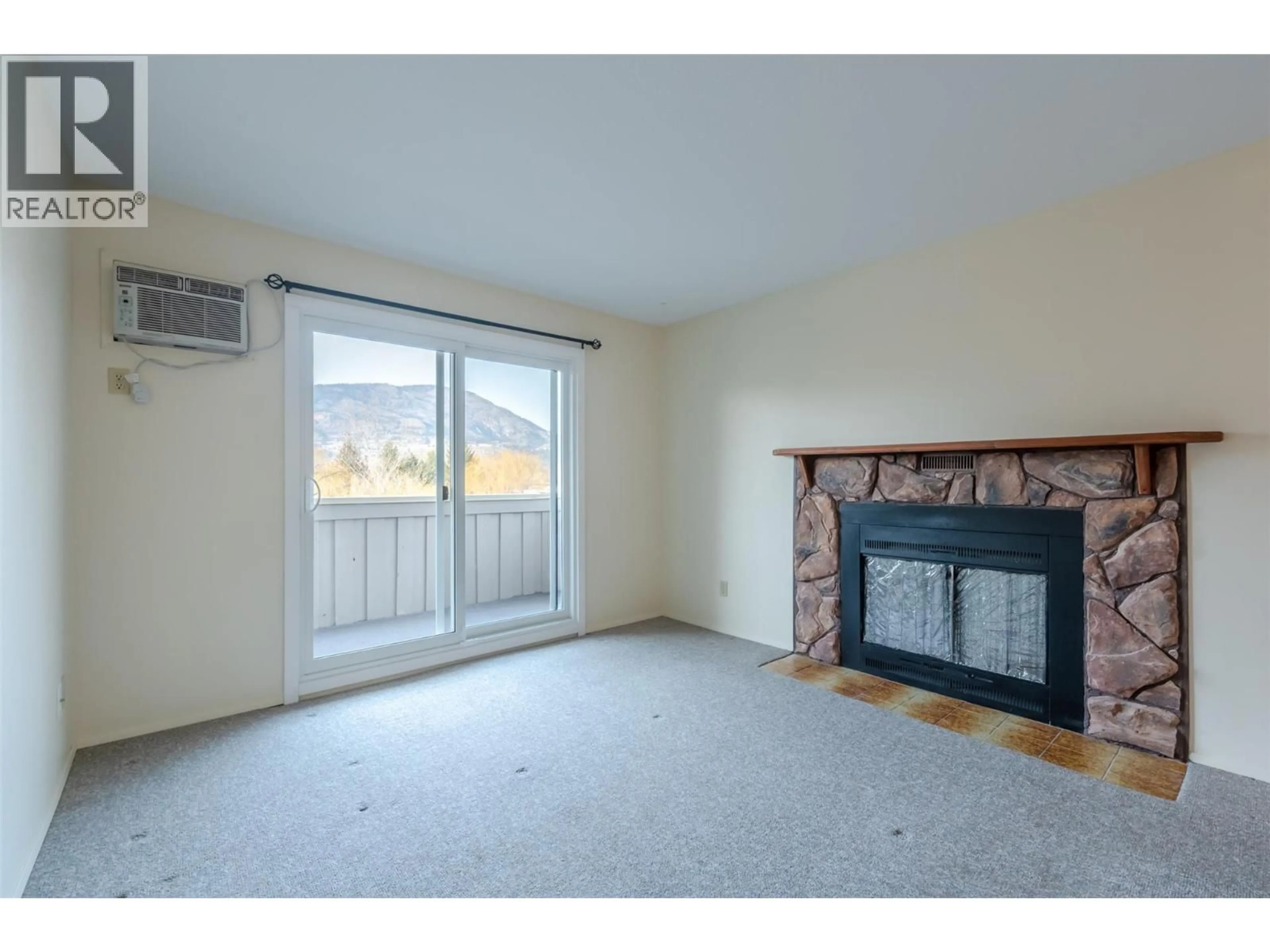 A pic of a room for 304 - 150 SKAHA PLACE, Penticton British Columbia V2A7K1