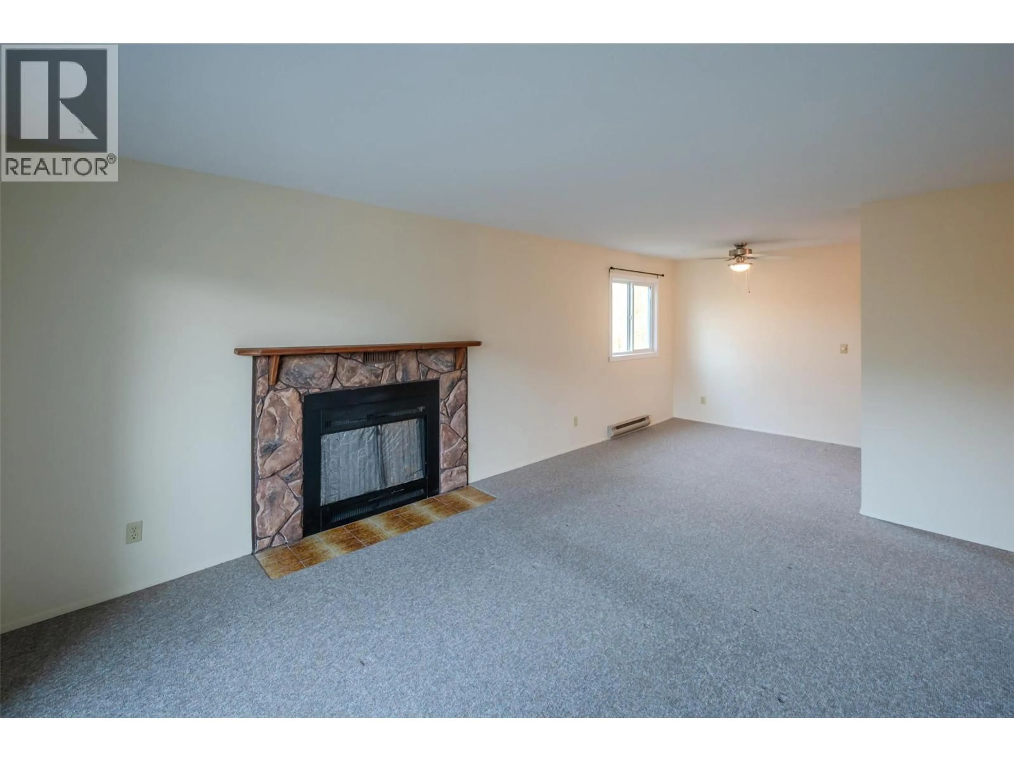 A pic of a room for 304 - 150 SKAHA PLACE, Penticton British Columbia V2A7K1