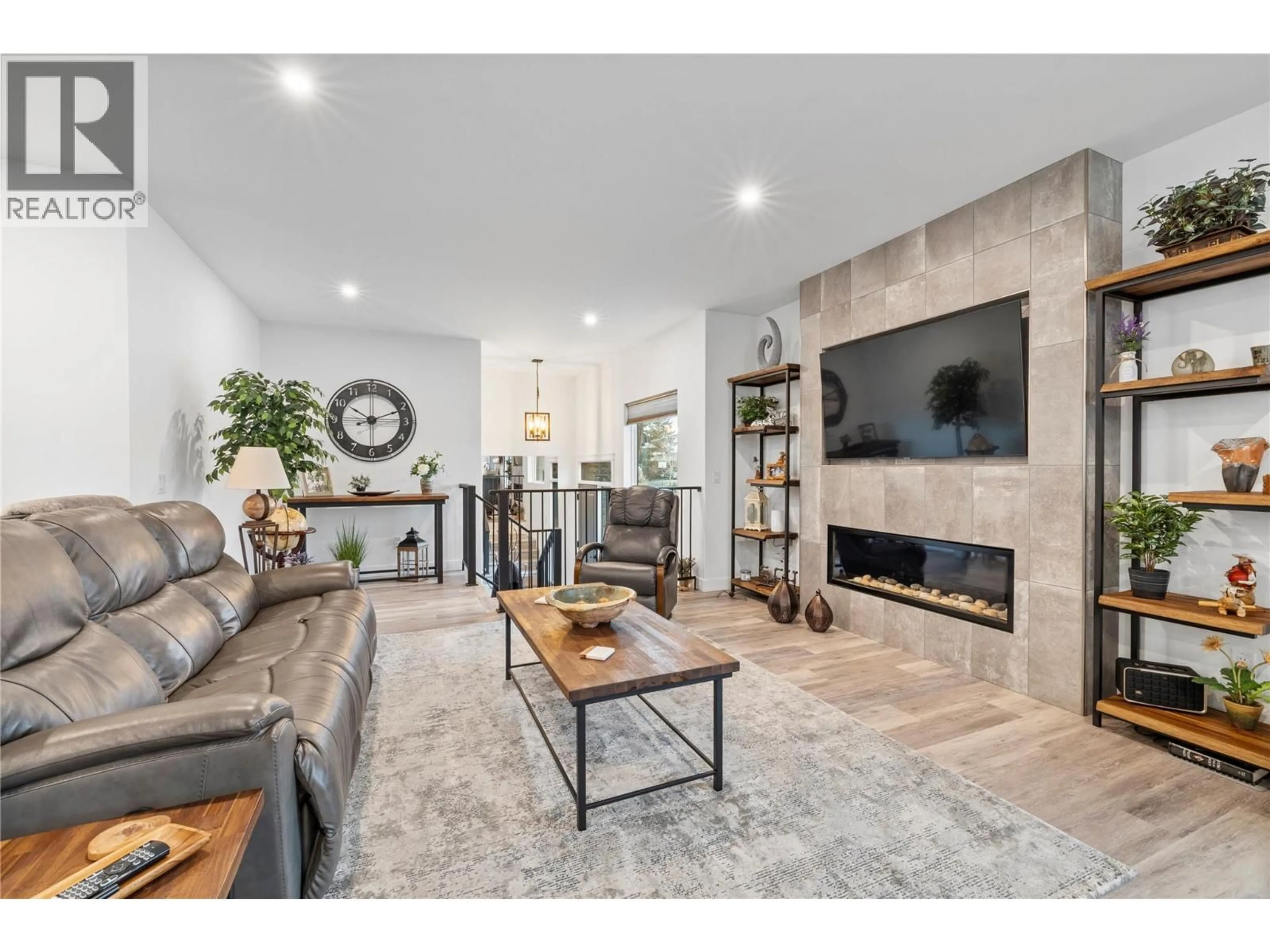 Living room with furniture, unknown for 714 LAKE COURT, West Kelowna British Columbia V1Z1H6