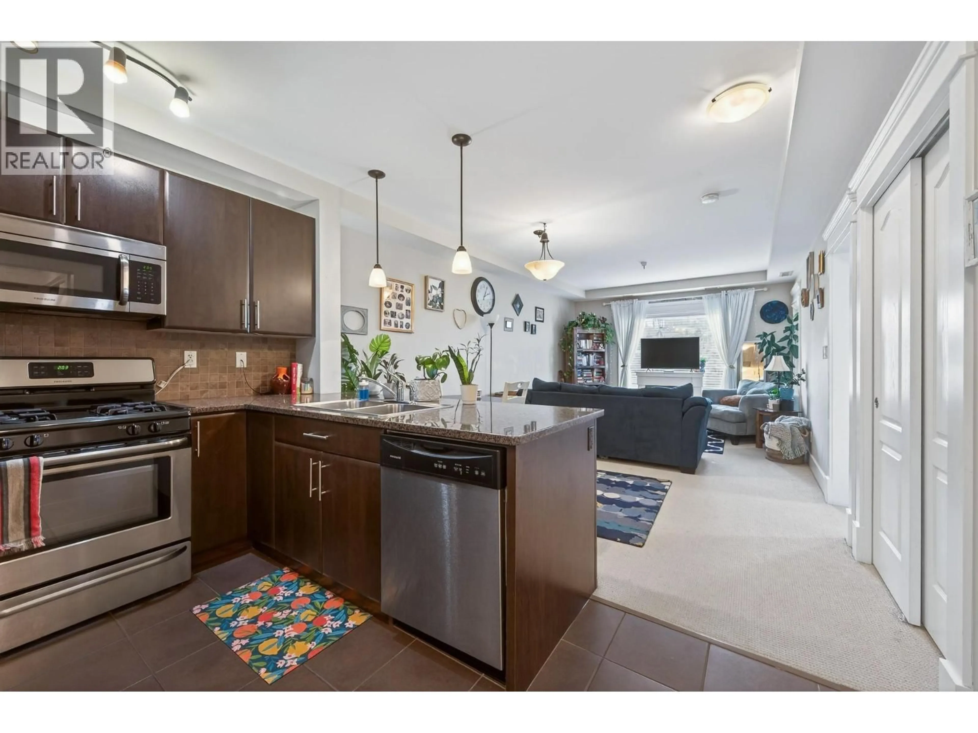 Open concept kitchen, unknown for #301 - 975 VICTORIA W STREET, Kamloops British Columbia V2C0C2