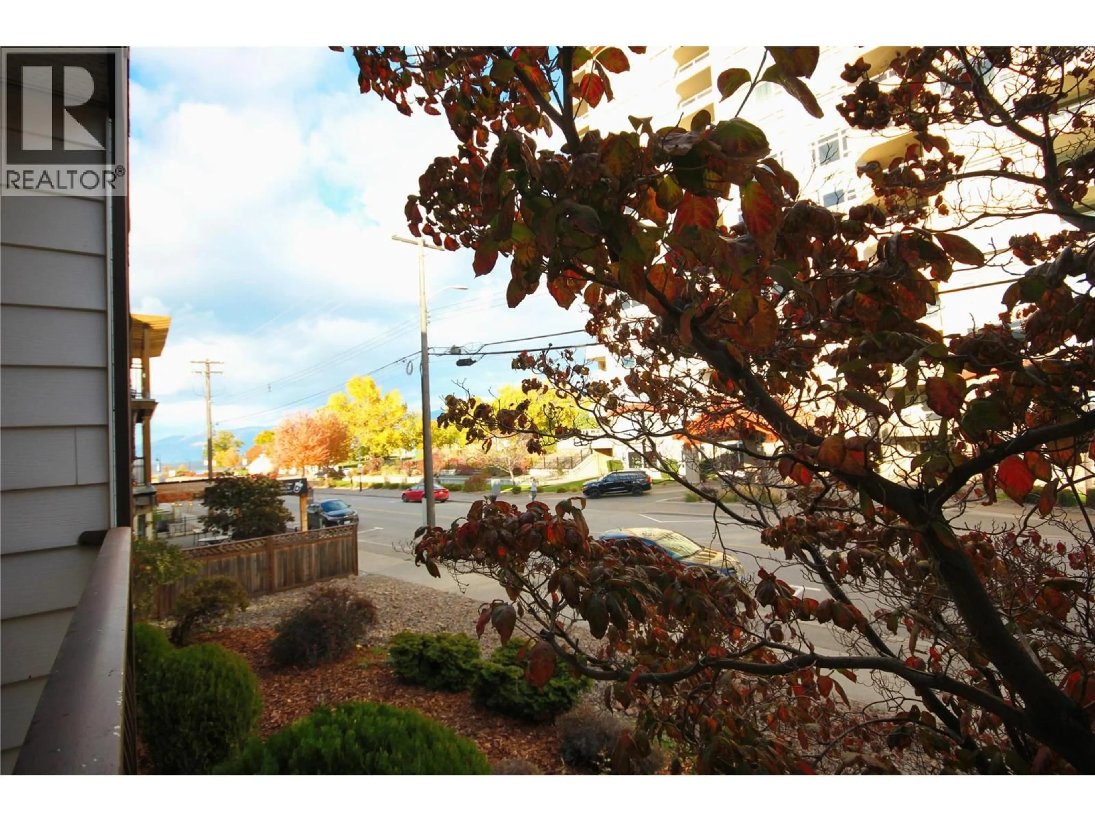 Patio, street for 106 - 95 WINNIPEG STREET, Penticton British Columbia V2A5L9