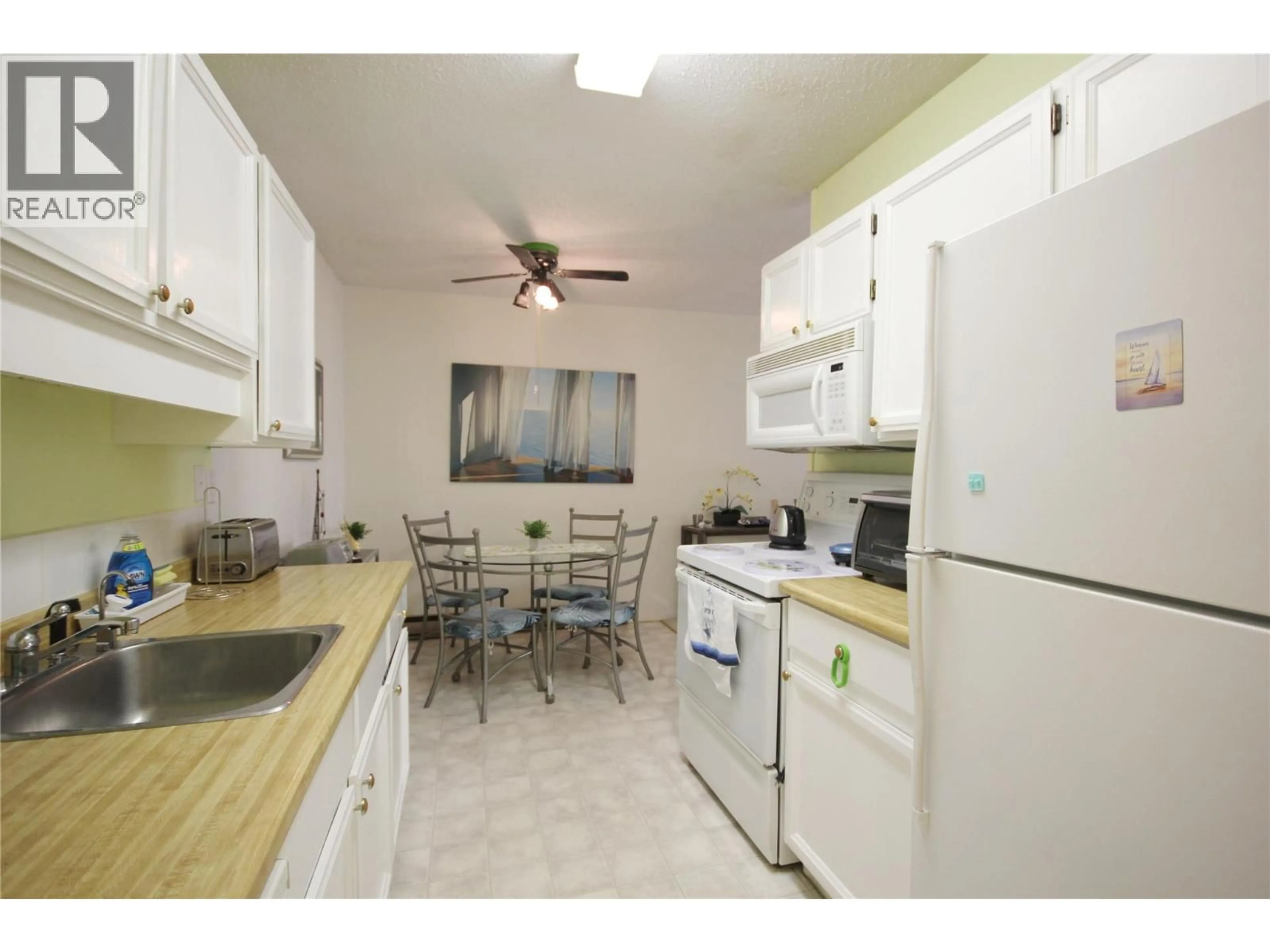 Standard kitchen, unknown for 106 - 95 WINNIPEG STREET, Penticton British Columbia V2A5L9