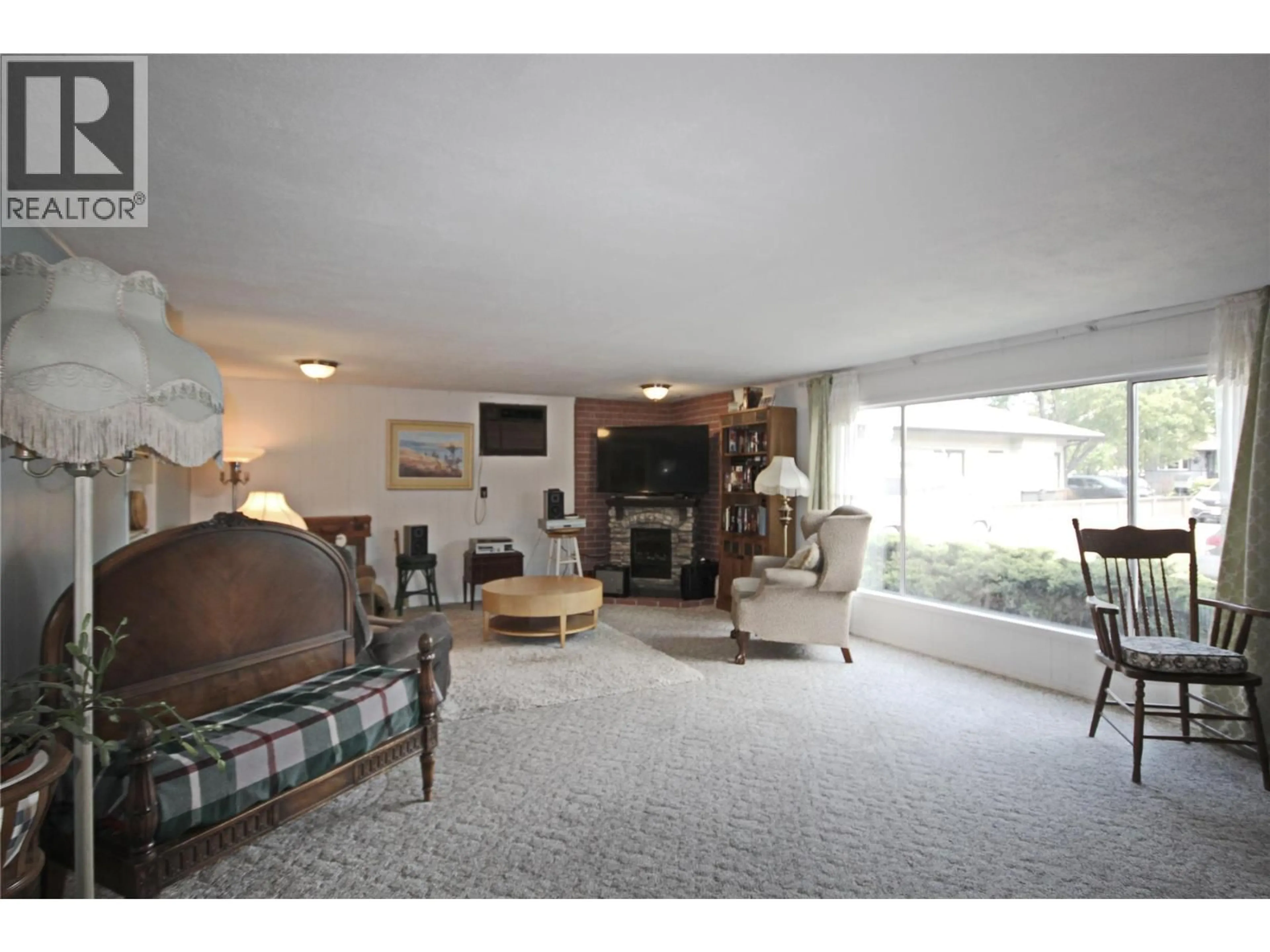 Unknown for 402 CONKLIN AVENUE, Penticton British Columbia V2A2T4