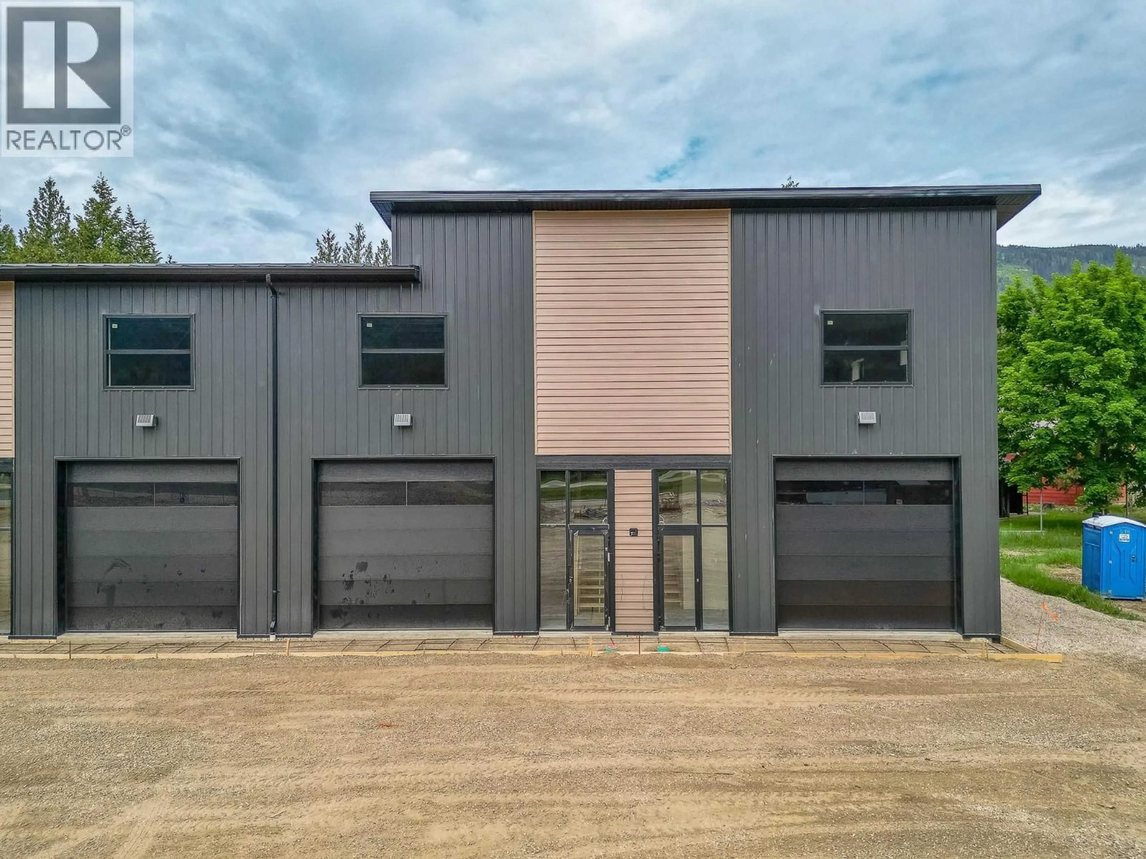 Indoor garage for 10 - 1002 SEED FRONTAGE ROAD, Sicamous British Columbia V0E2V4