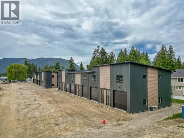 10 - 1002 SEED FRONTAGE ROAD, Sicamous 5