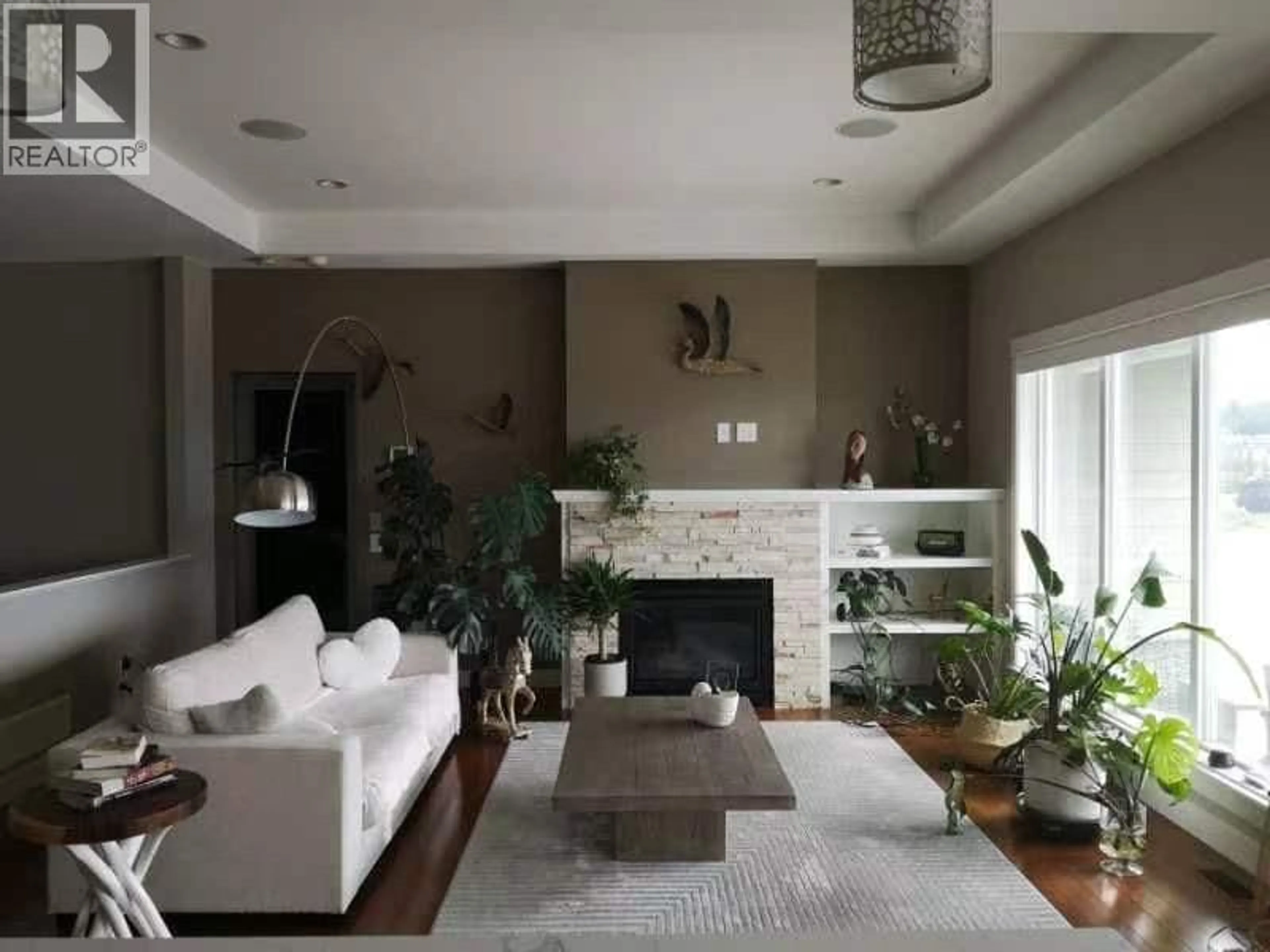 Living room with furniture, unknown for 1243 FEEDHAM AVENUE, Kelowna British Columbia V1P1P5