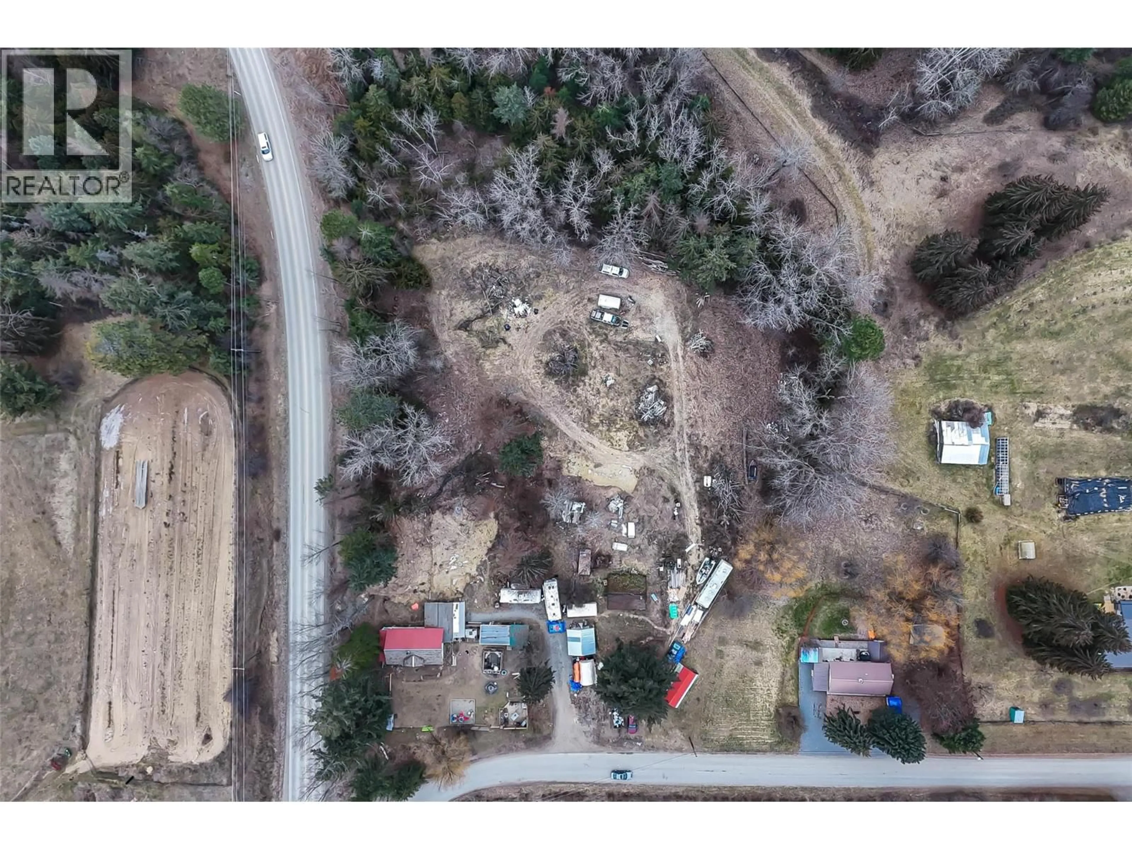A pic from outside/outdoor area/front of a property/back of a property/a pic from drone, unknown for 4114 51ST STREET, Canyon British Columbia V0B1C1