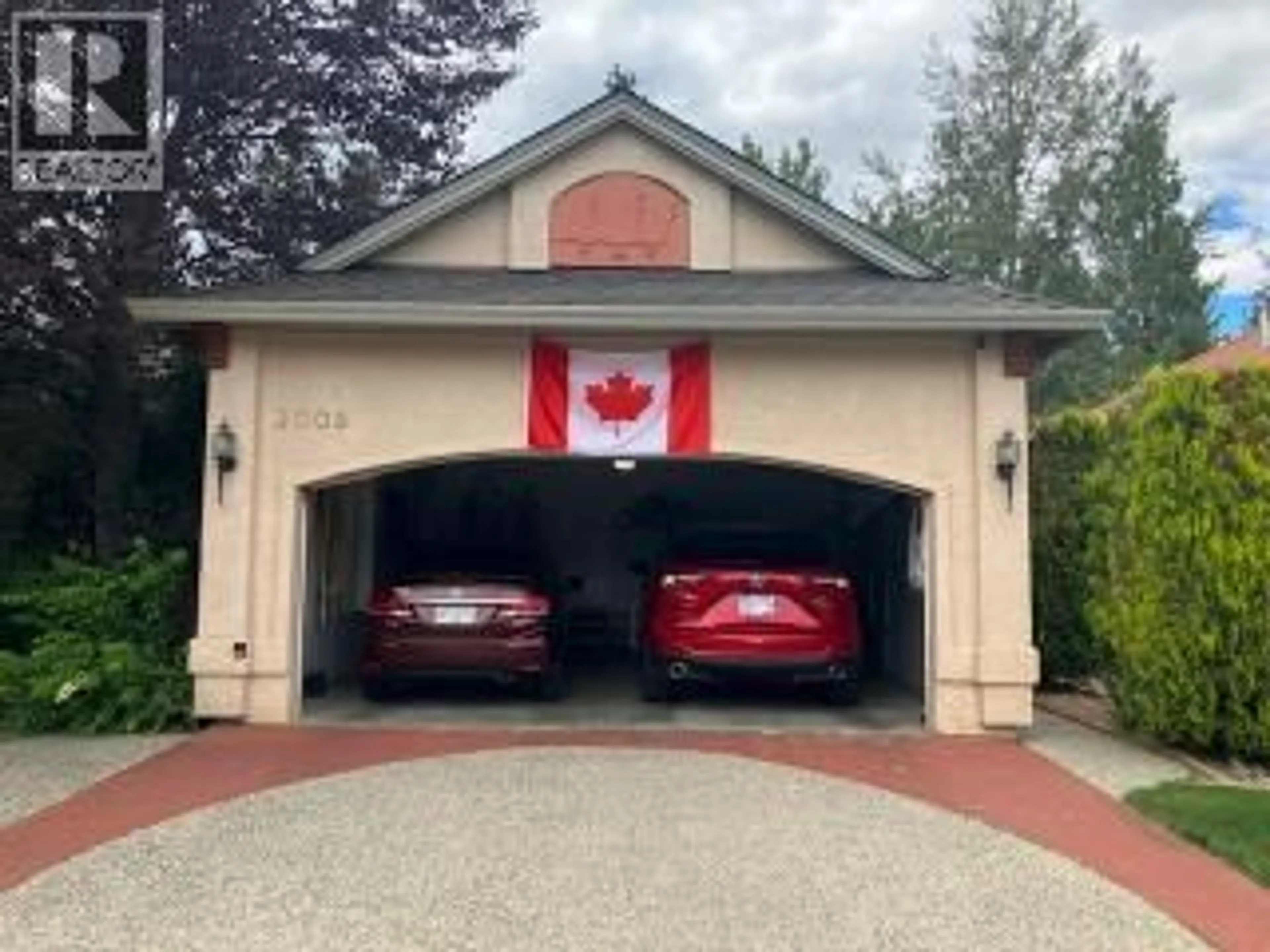 Indoor garage for 3008 QUAIL CRESCENT, Kelowna British Columbia V1V1Z8